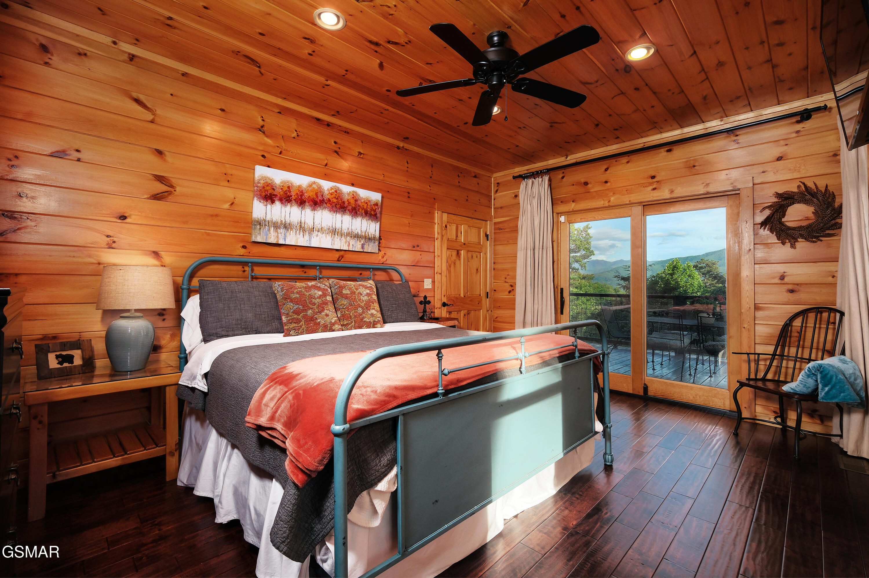 933 E Foothills Drive Gatlinburg TN 37738