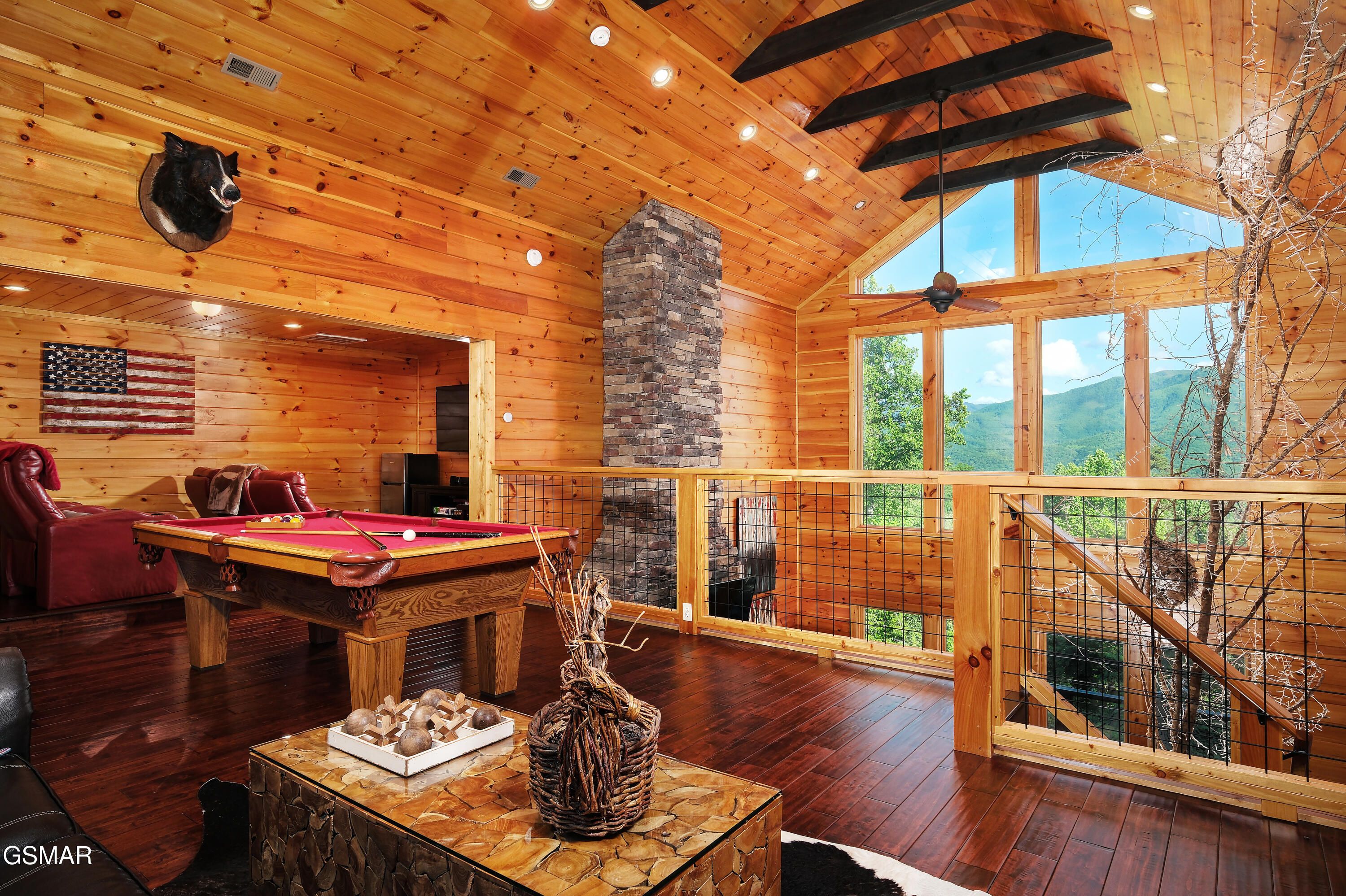 933 E Foothills Drive Gatlinburg TN 37738