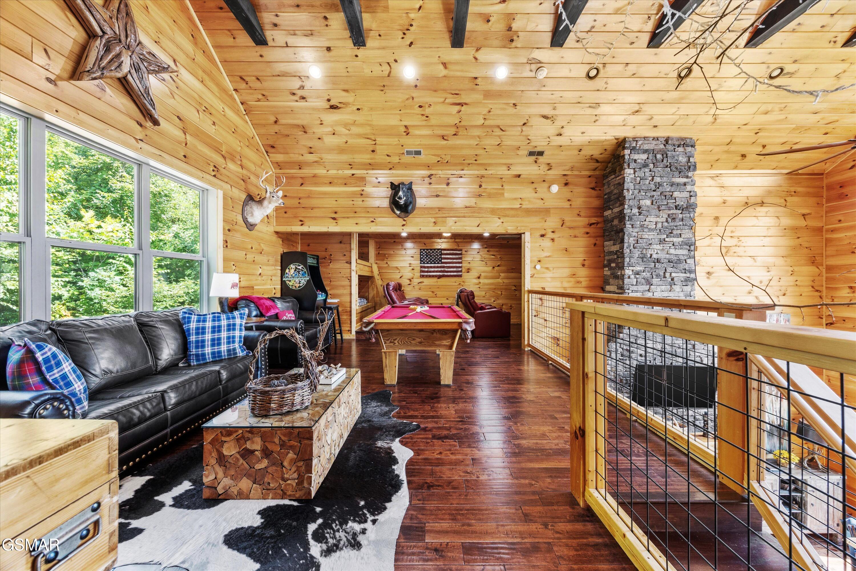 933 E Foothills Drive Gatlinburg TN 37738