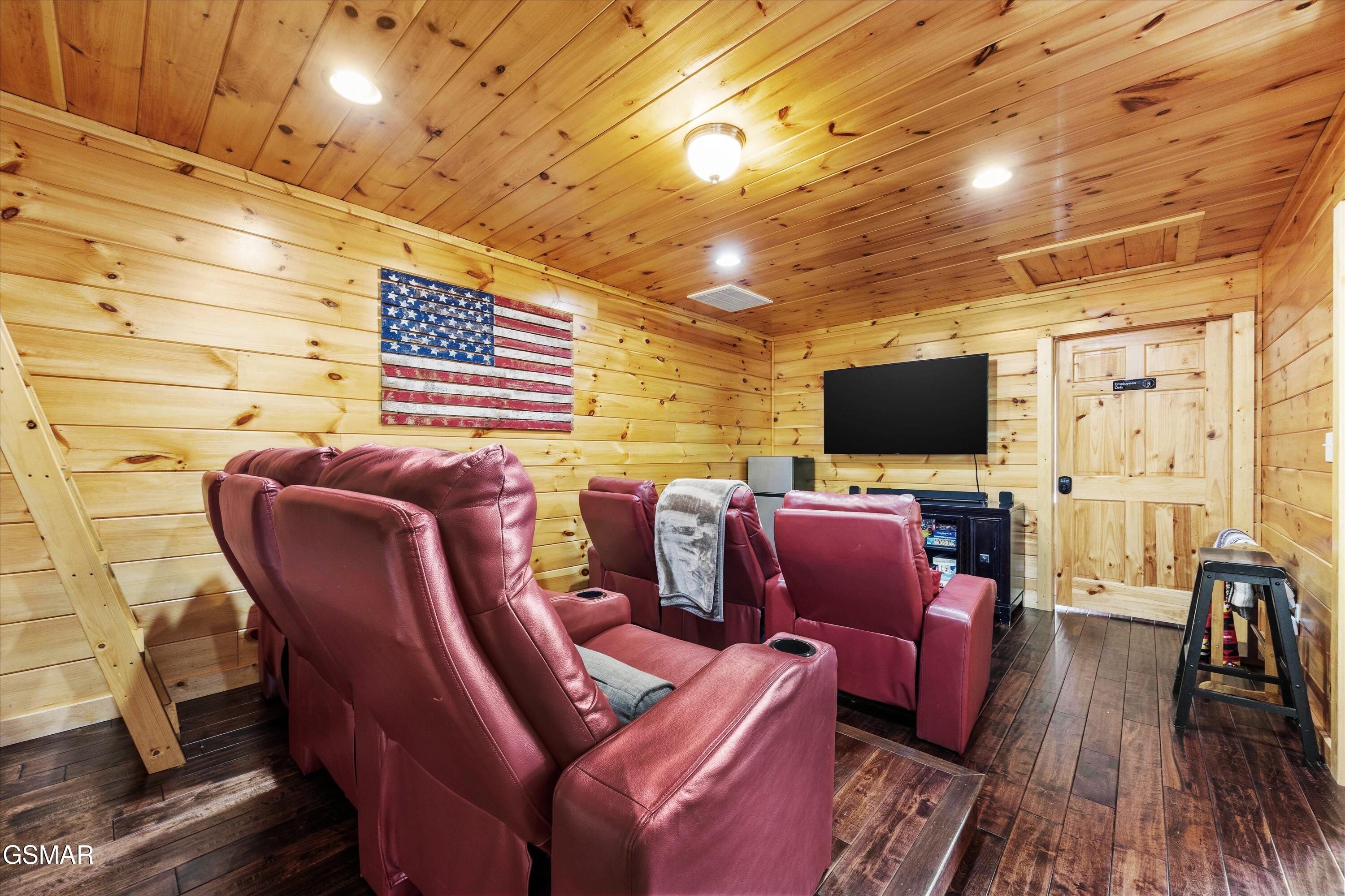 933 E Foothills Drive Gatlinburg TN 37738