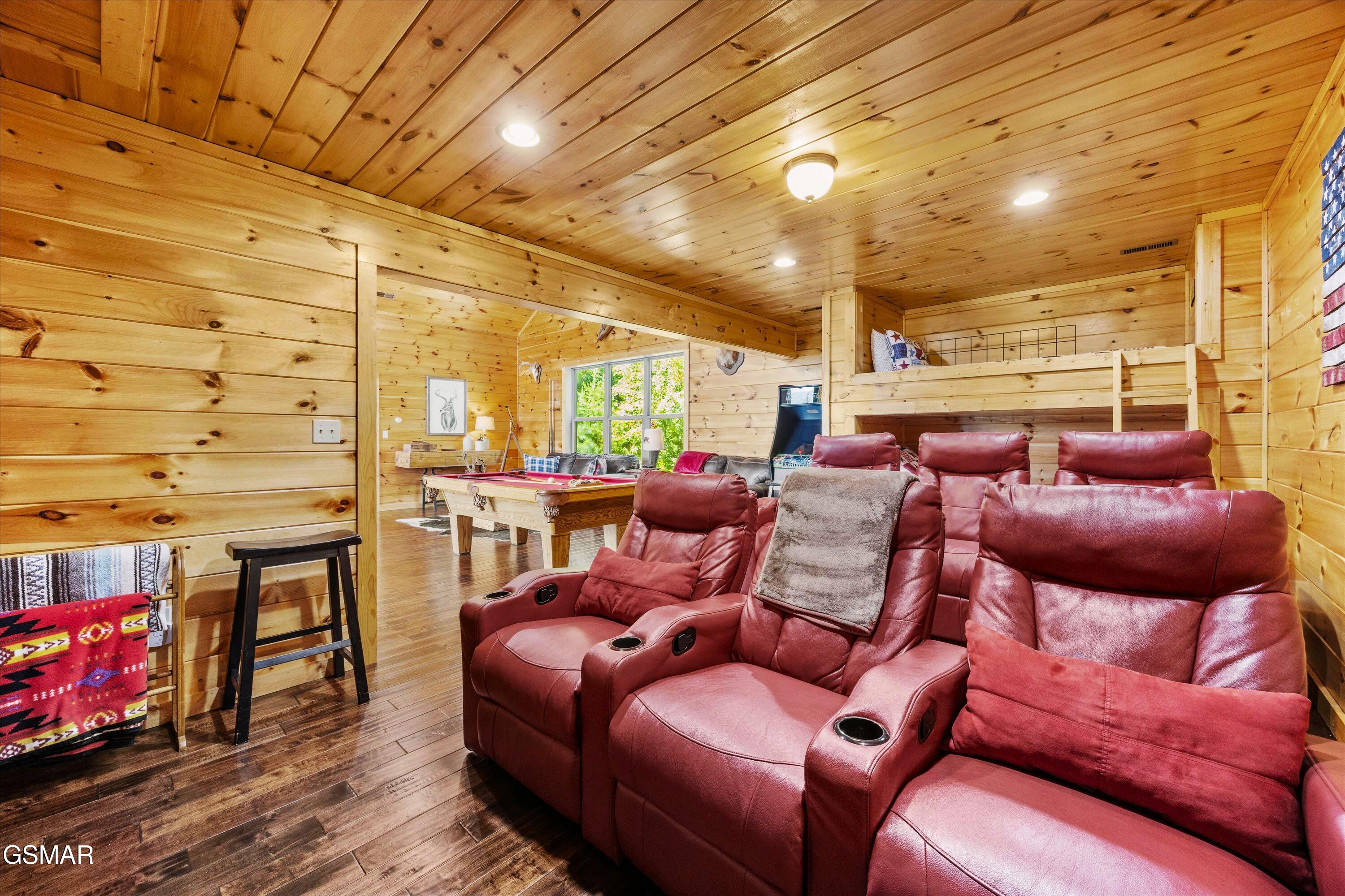 933 E Foothills Drive Gatlinburg TN 37738