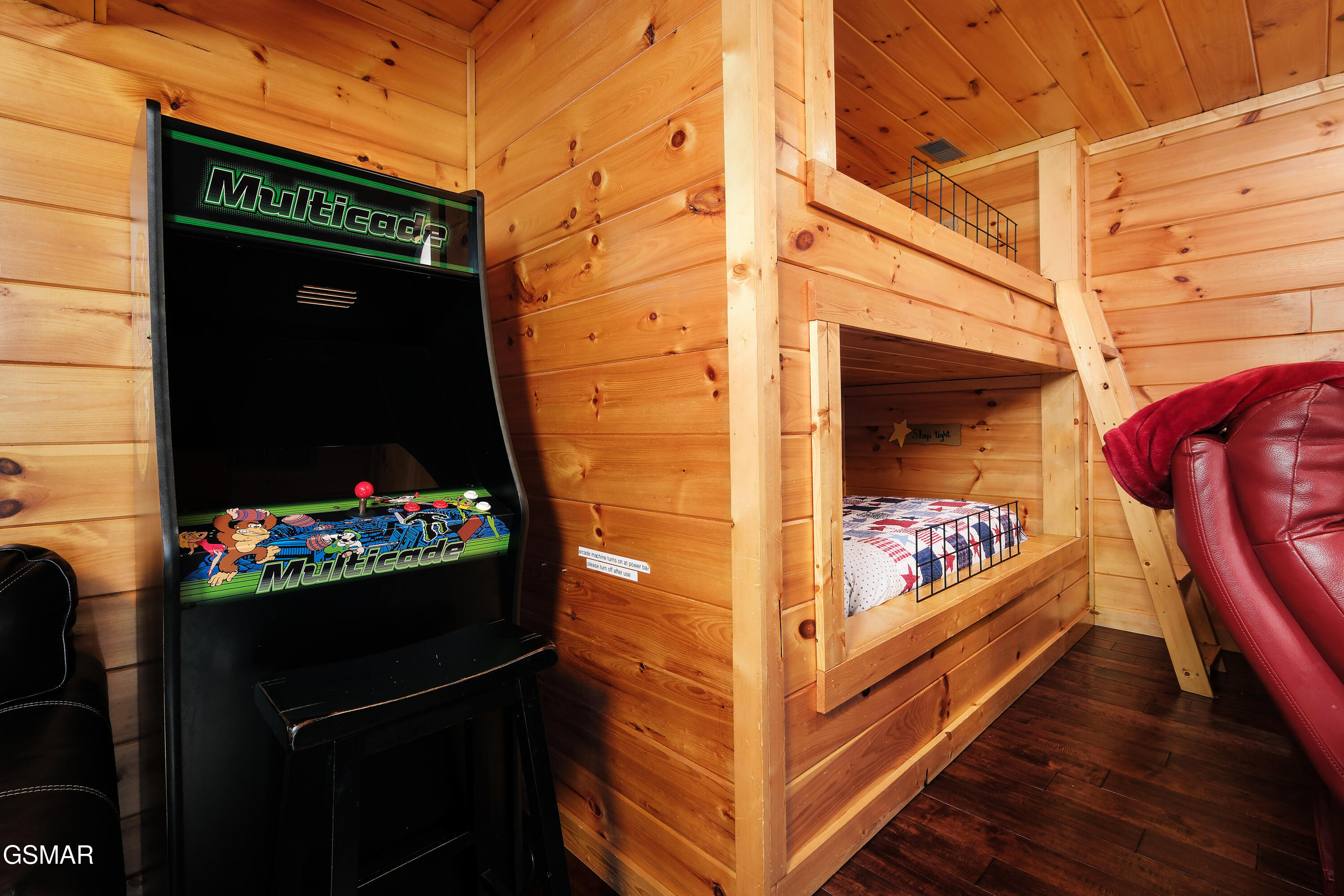 933 E Foothills Drive Gatlinburg TN 37738