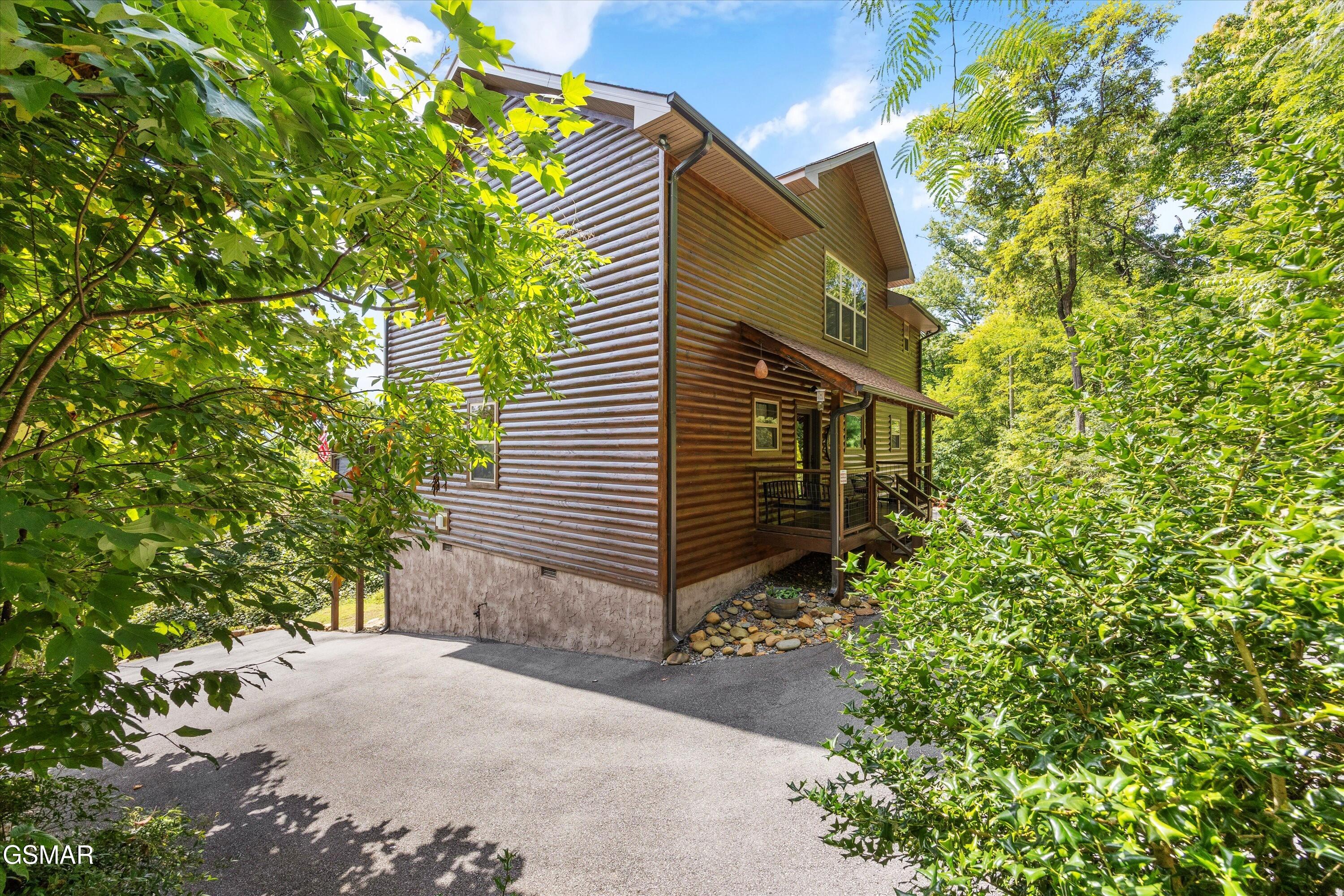 933 E Foothills Drive Gatlinburg TN 37738