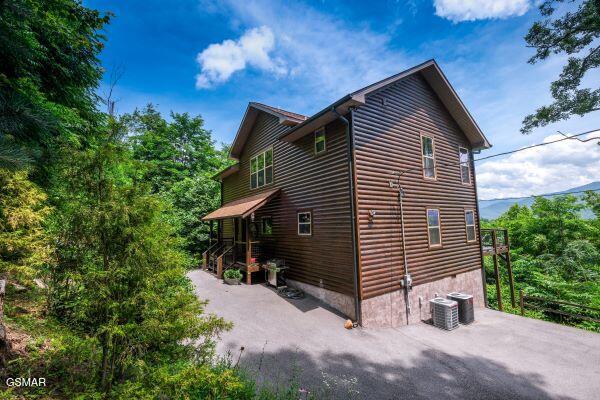933 E Foothills Drive Gatlinburg TN 37738