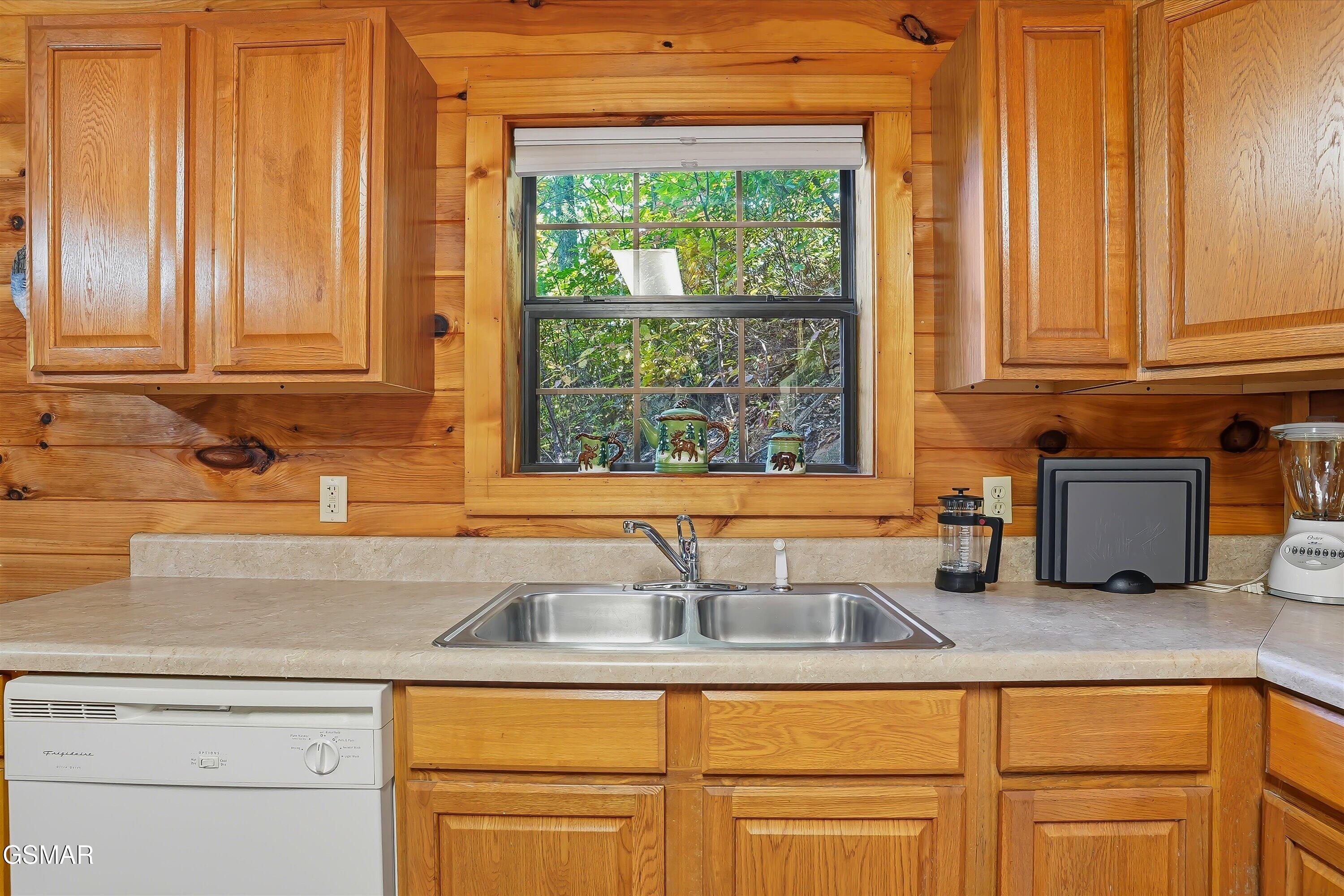 2061 Luzerne Drive Gatlinburg TN 37738