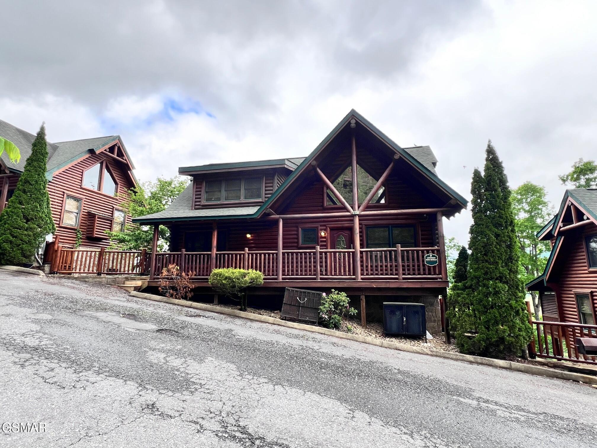 1726 Summit View Way Pigeon Forge TN 37862