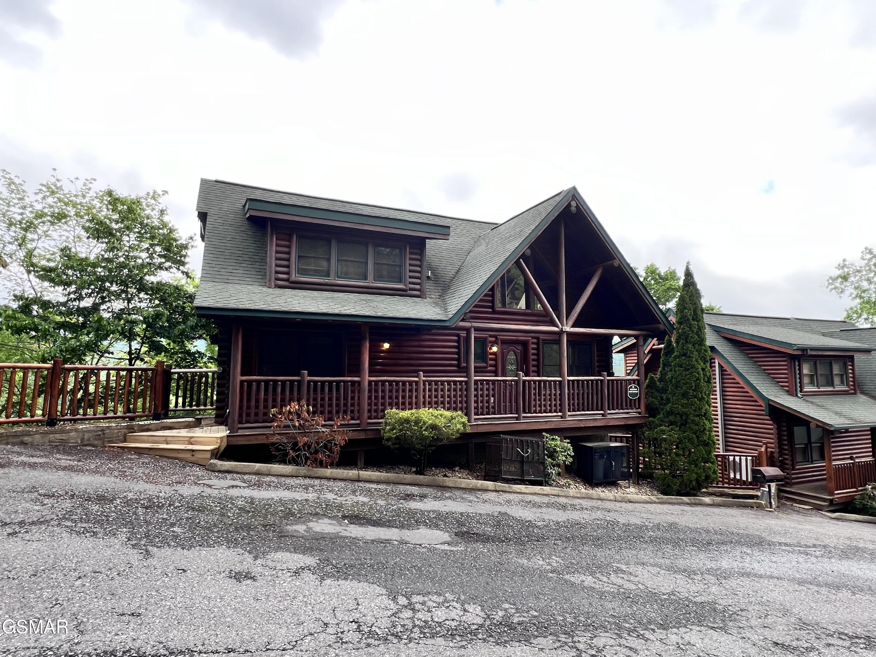 1726 Summit View Way Pigeon Forge TN 37862