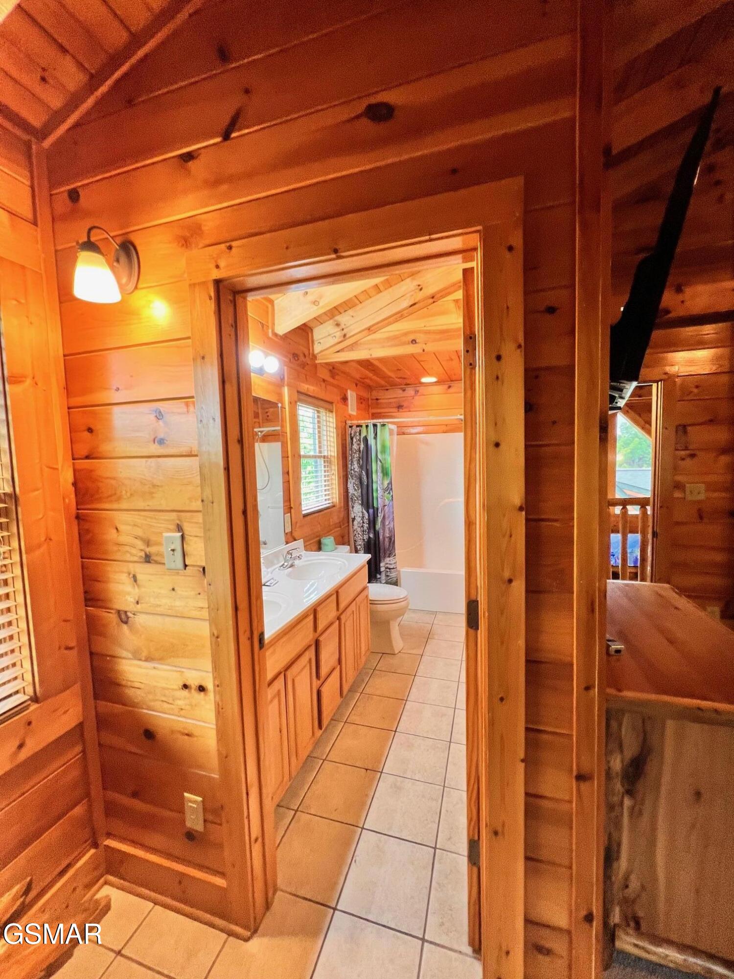 1726 Summit View Way Pigeon Forge TN 37862
