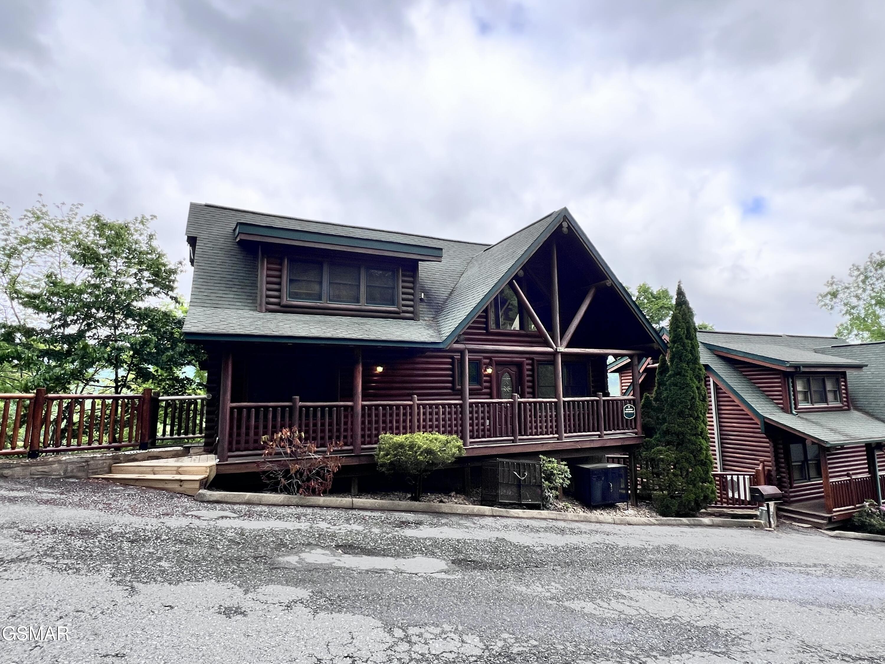 1726 Summit View Way Pigeon Forge TN 37862