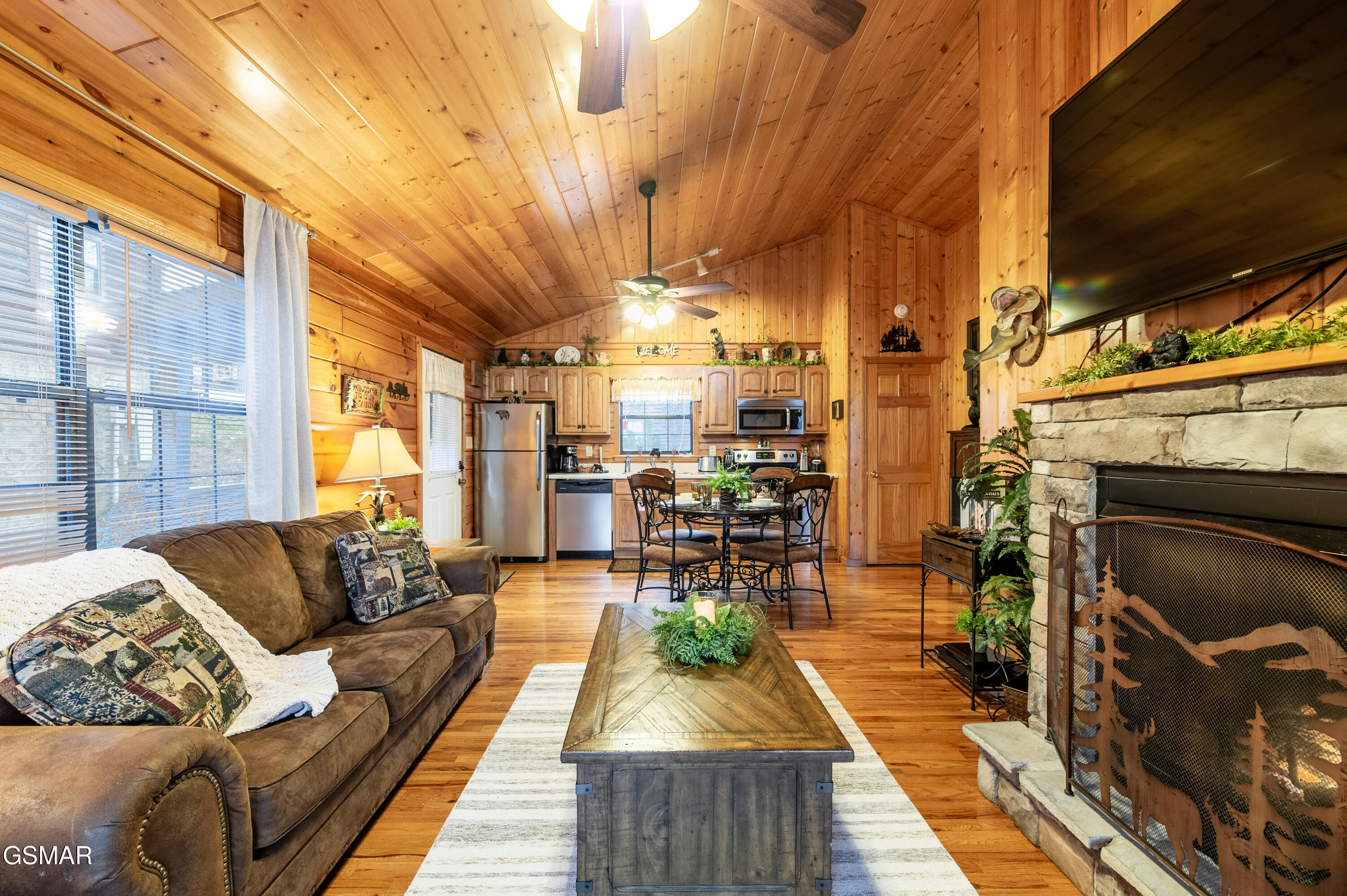 2210 Hawks Point Way Sevierville TN 37862