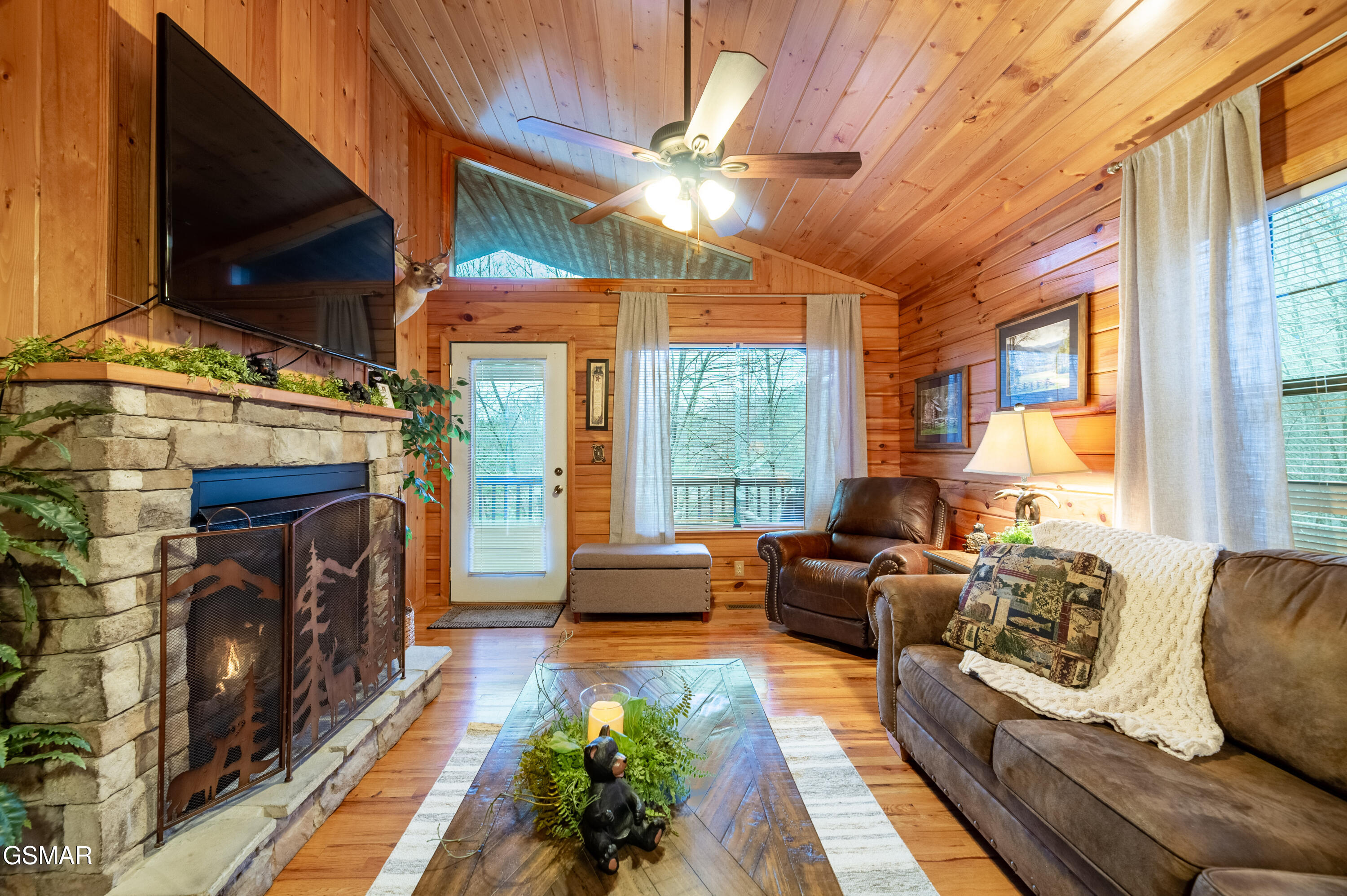 2210 Hawks Point Way Sevierville TN 37862
