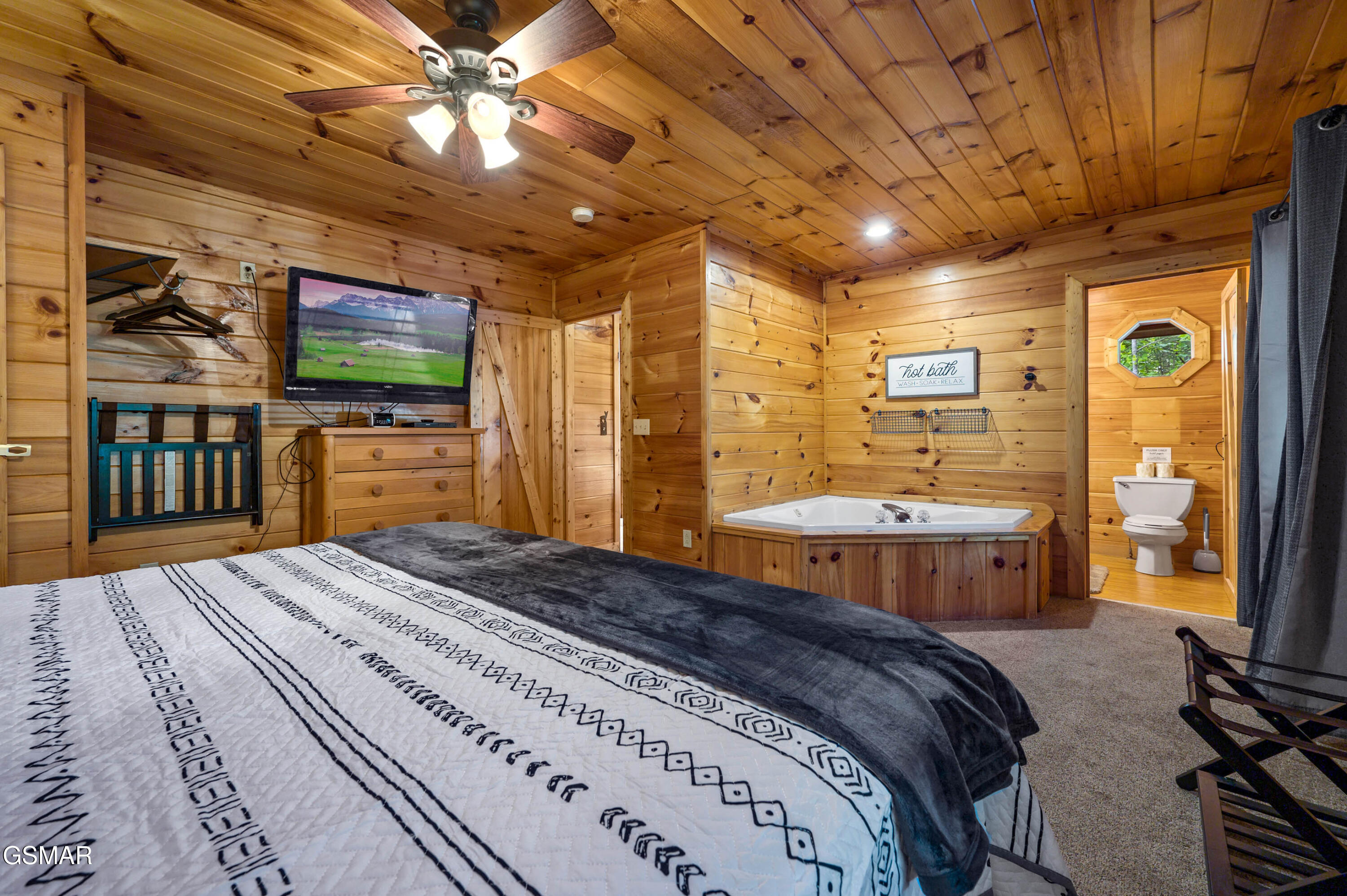 1705 Quail Hollow Way Sevierville TN 37876