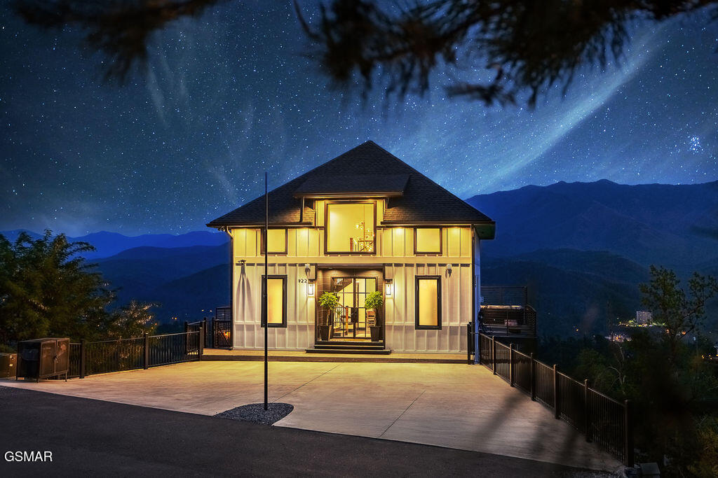 922 Piney Butt Way Gatlinburg TN 37738