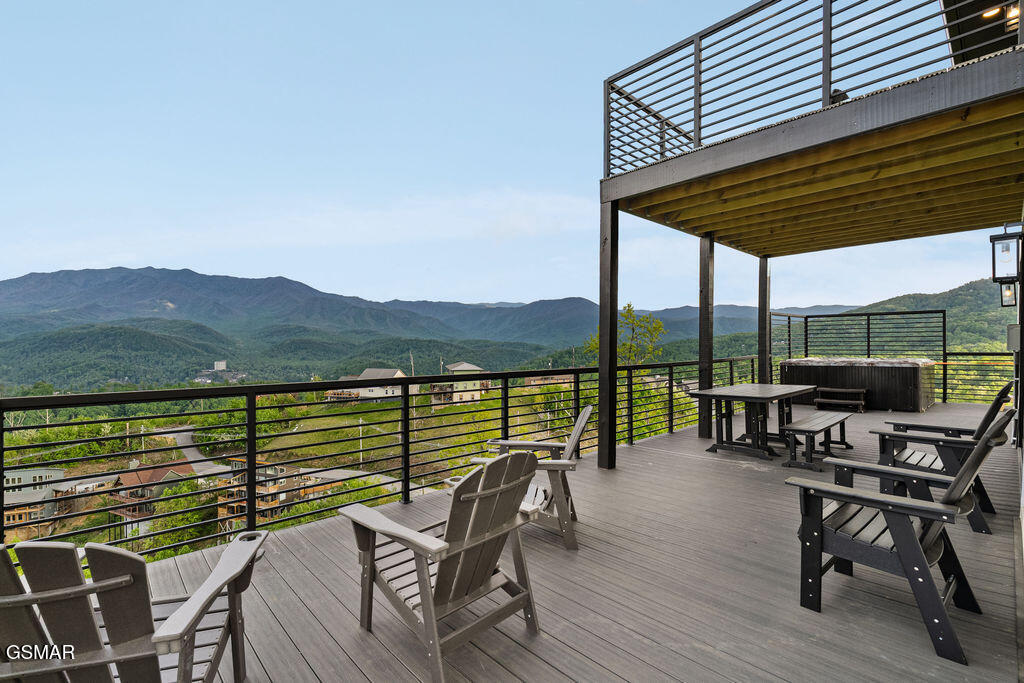922 Piney Butt Way Gatlinburg TN 37738