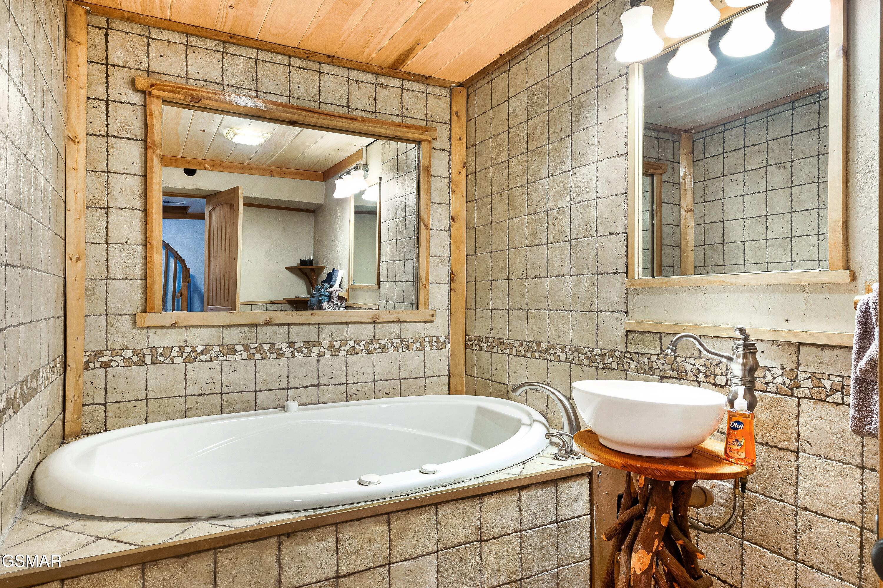 2306 Wooddale Way Sevierville TN 37876
