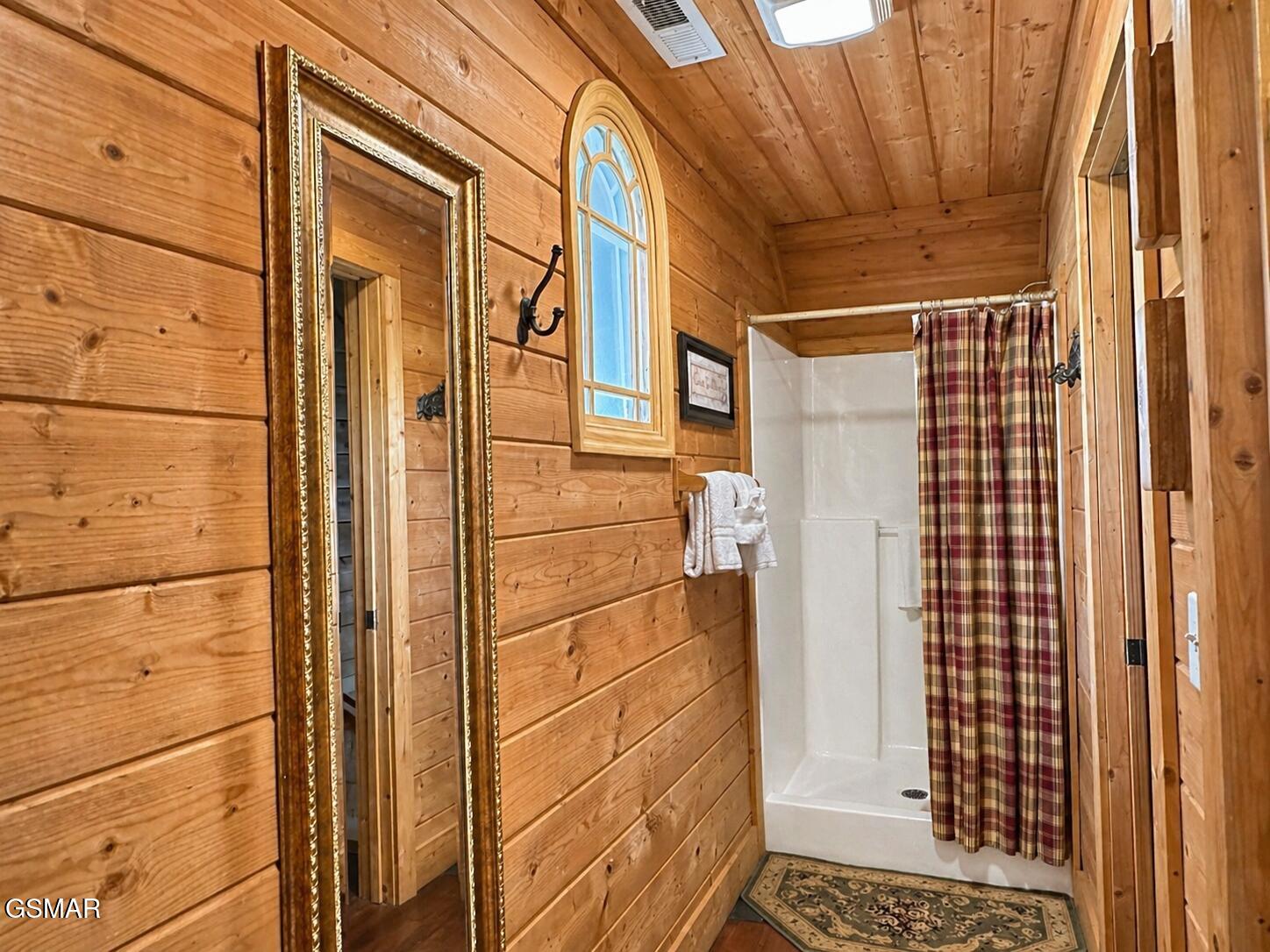 1619 J E D Trail Sevierville TN 37862