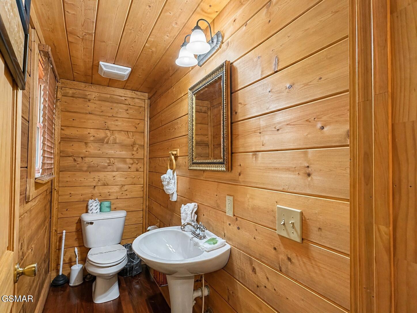 1619 J E D Trail Sevierville TN 37862
