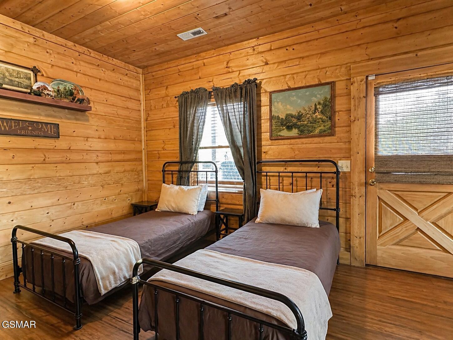 1619 J E D Trail Sevierville TN 37862