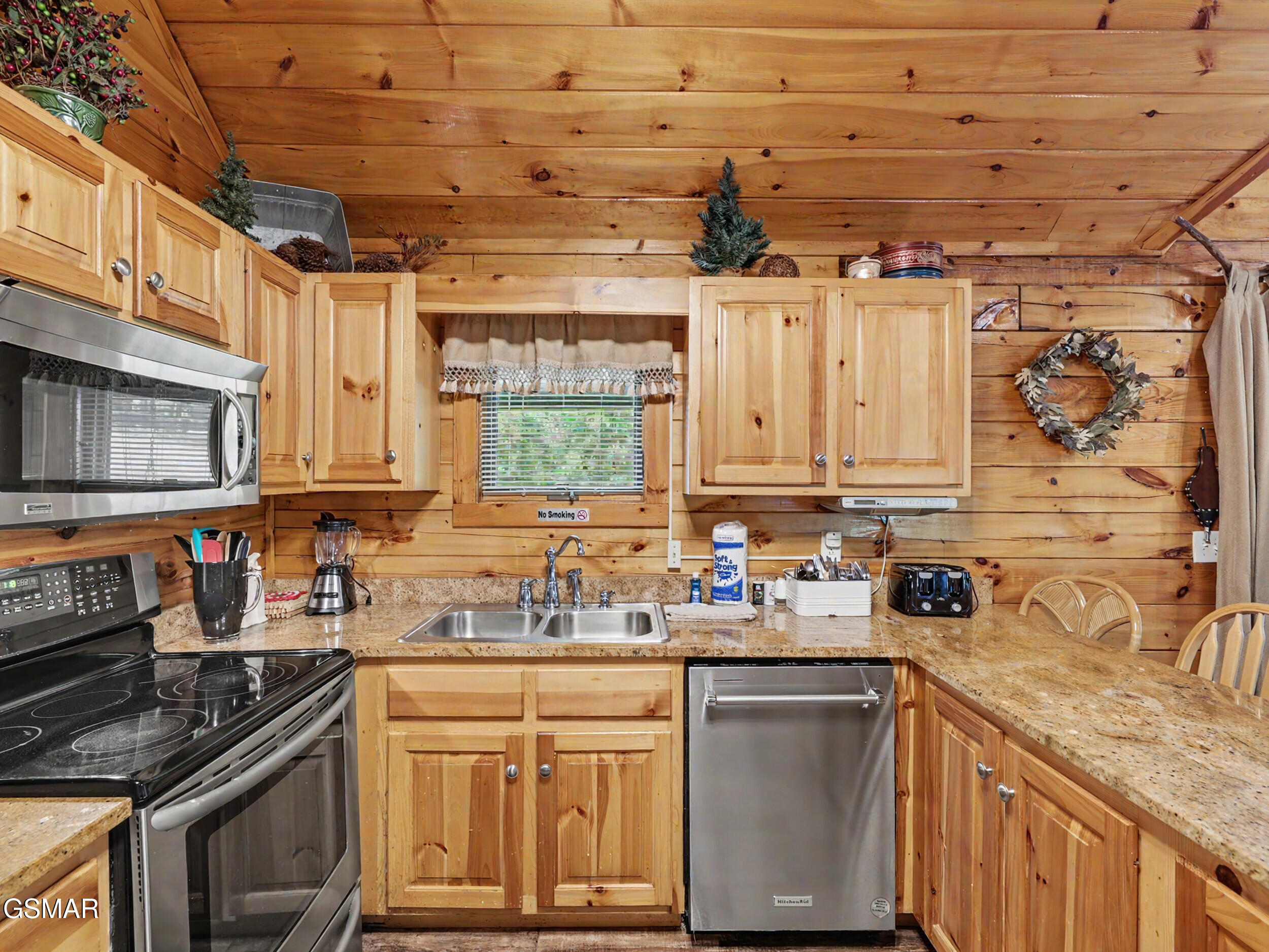 1629 Little Cabin Loop Sevierville TN 37862