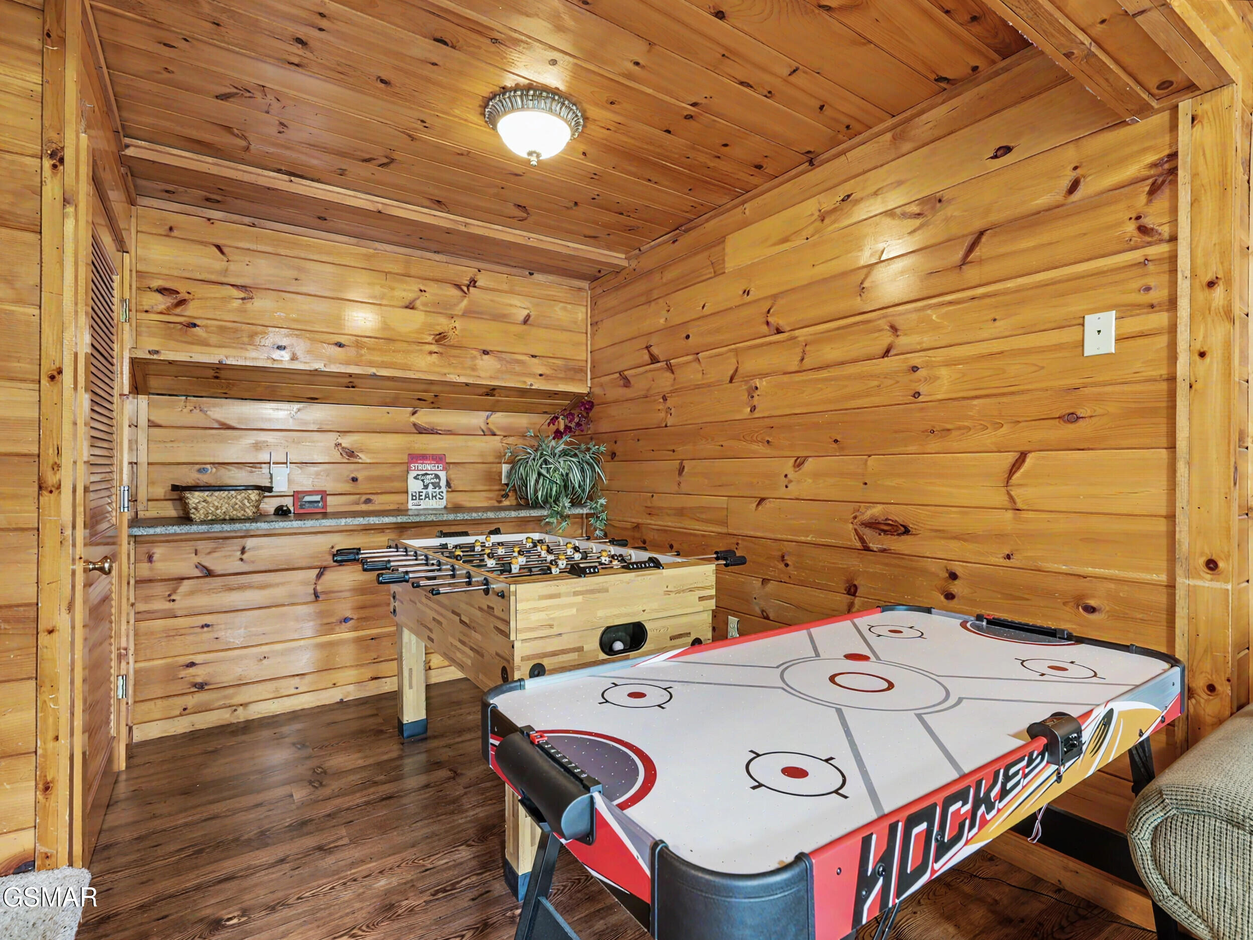 1629 Little Cabin Loop Sevierville TN 37862
