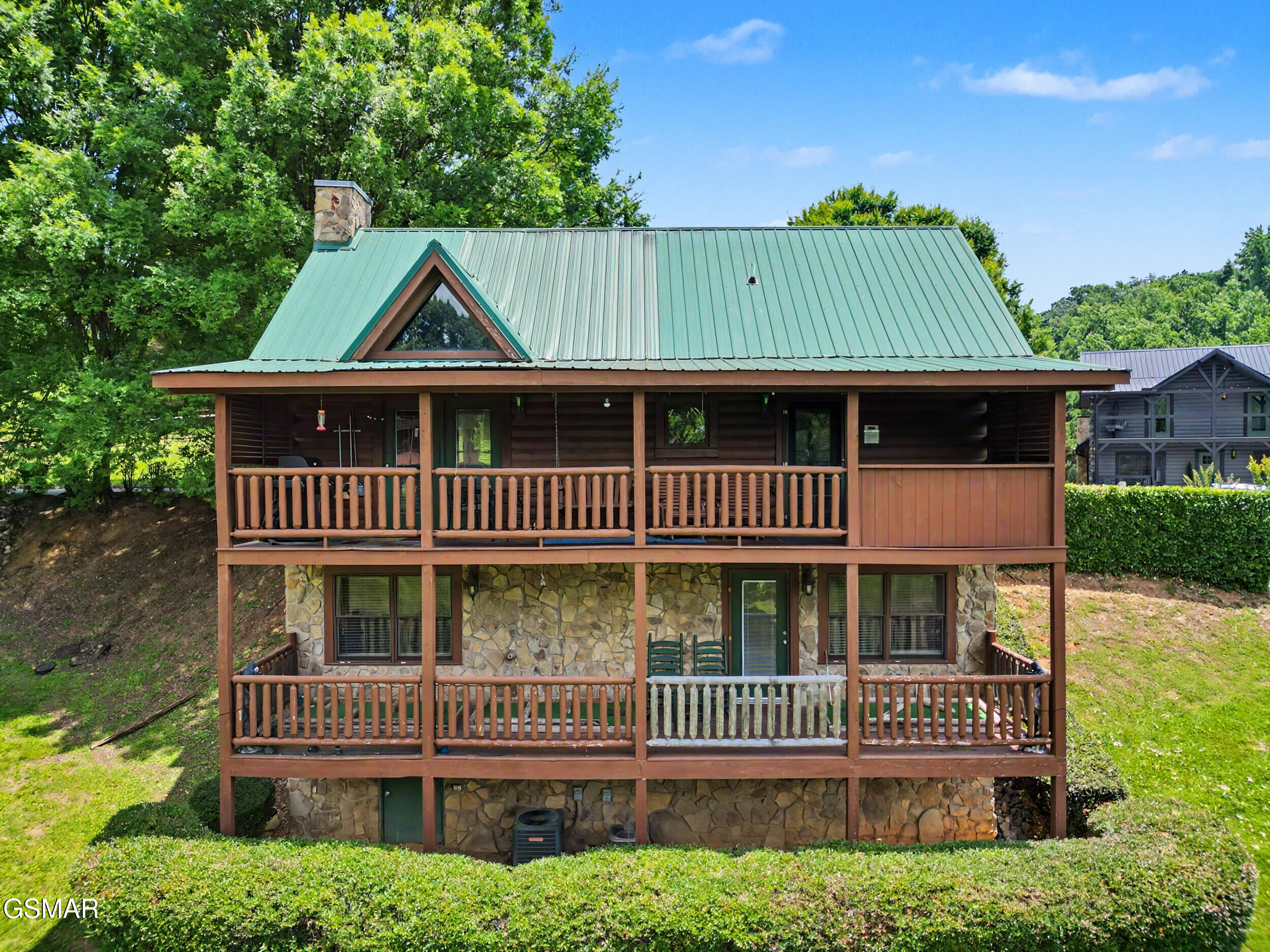 1629 Little Cabin Loop Sevierville TN 37862
