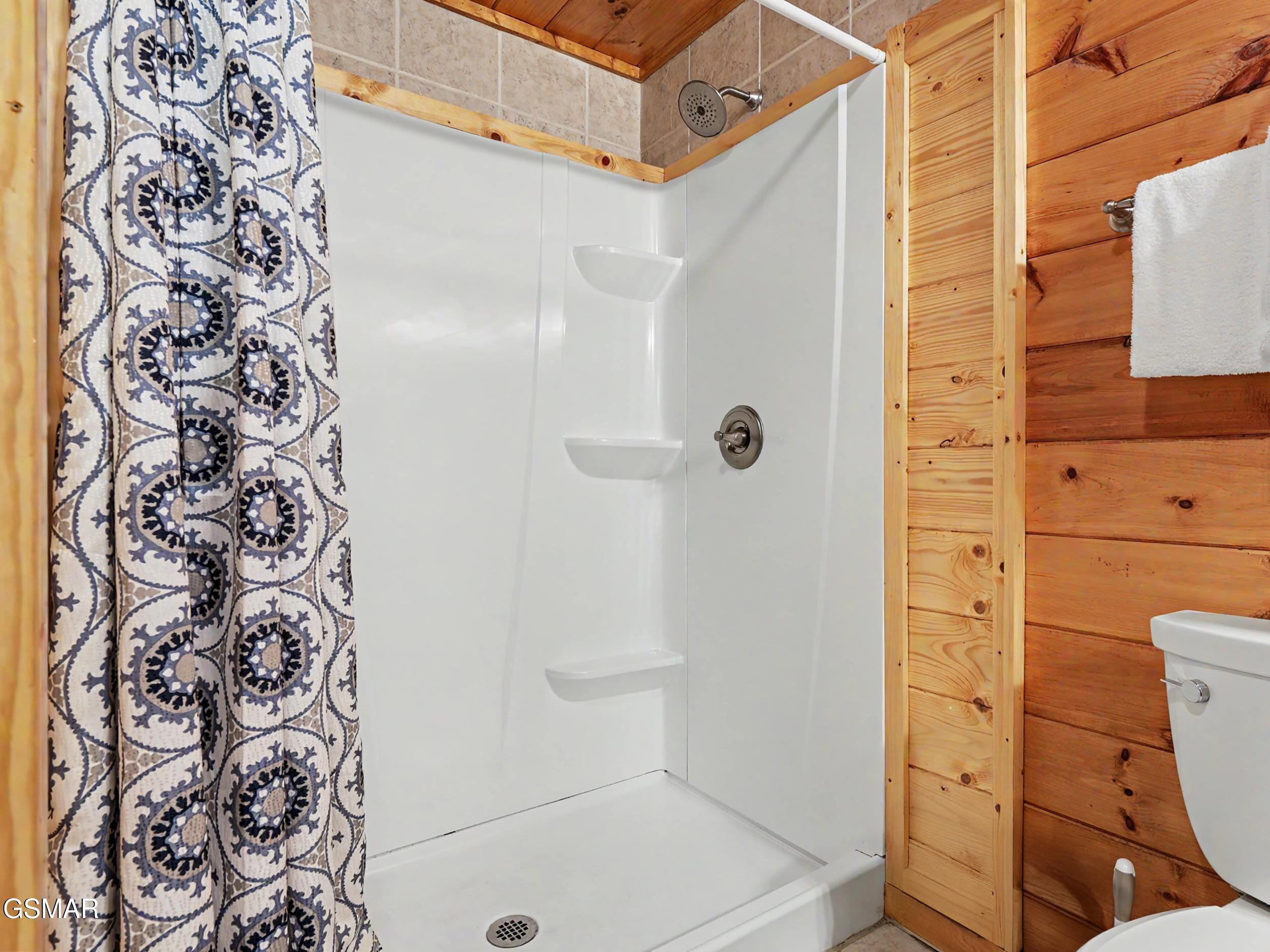 1629 Little Cabin Loop Sevierville TN 37862
