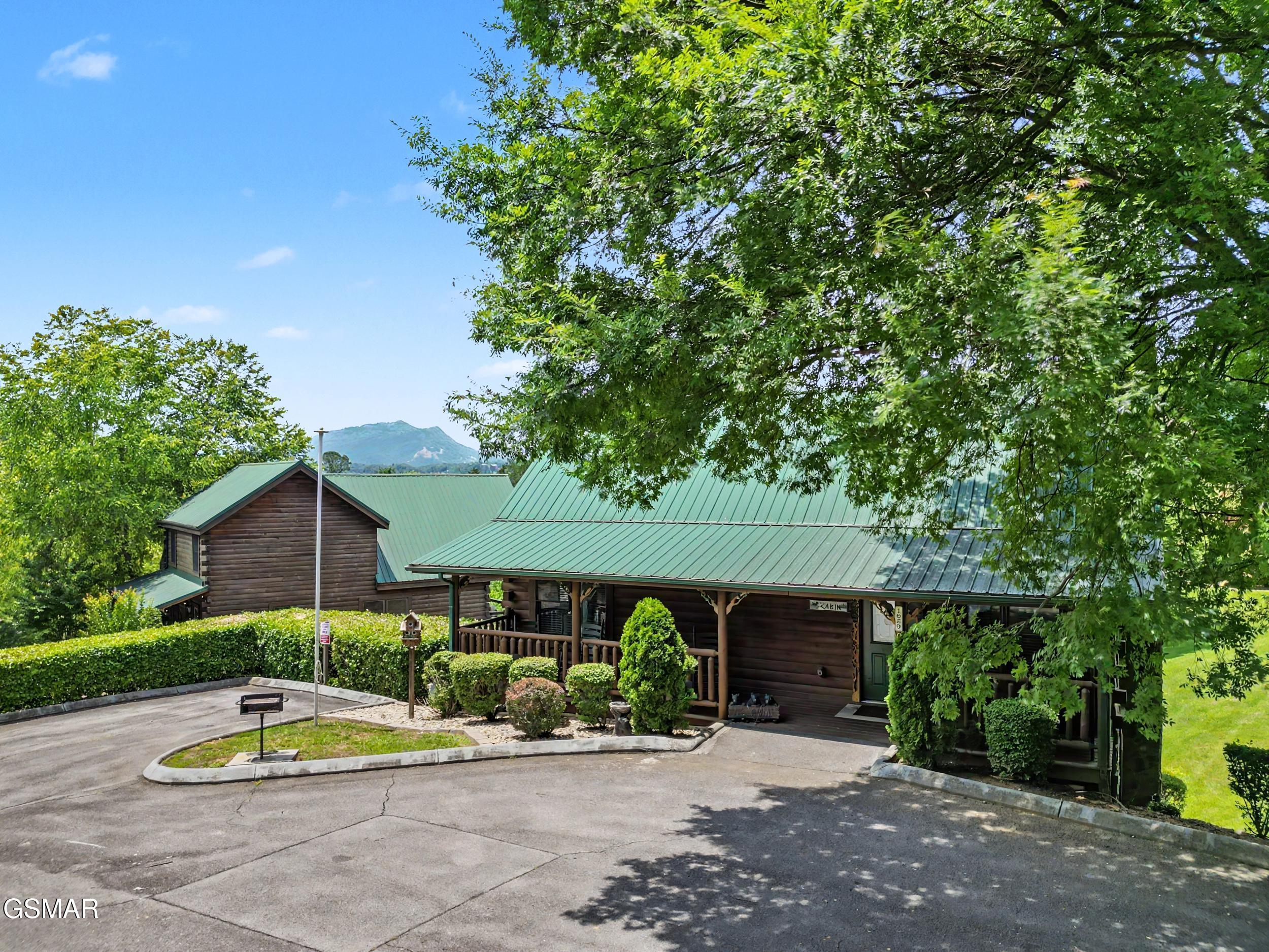 1629 Little Cabin Loop Sevierville TN 37862