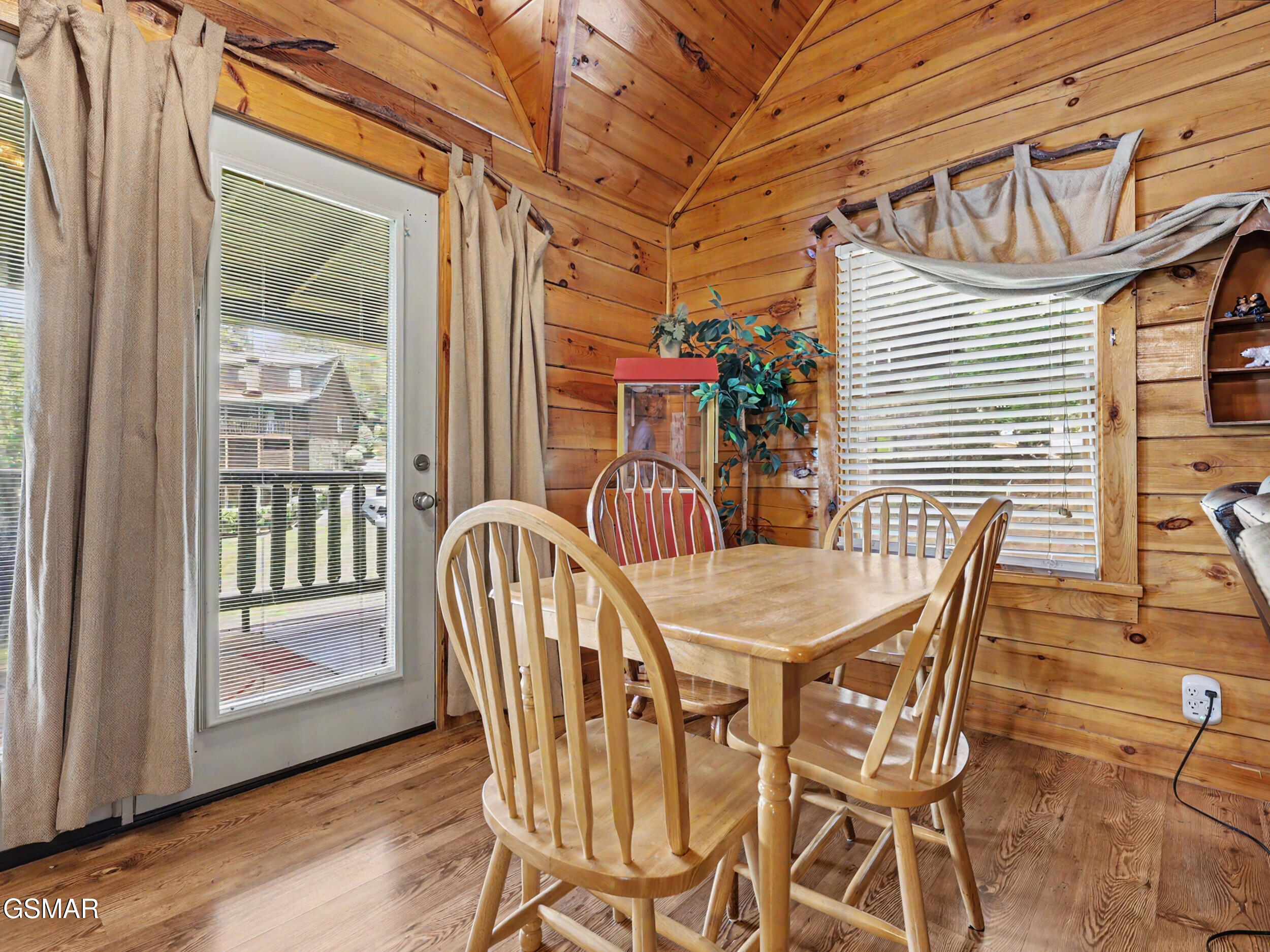 1629 Little Cabin Loop Sevierville TN 37862