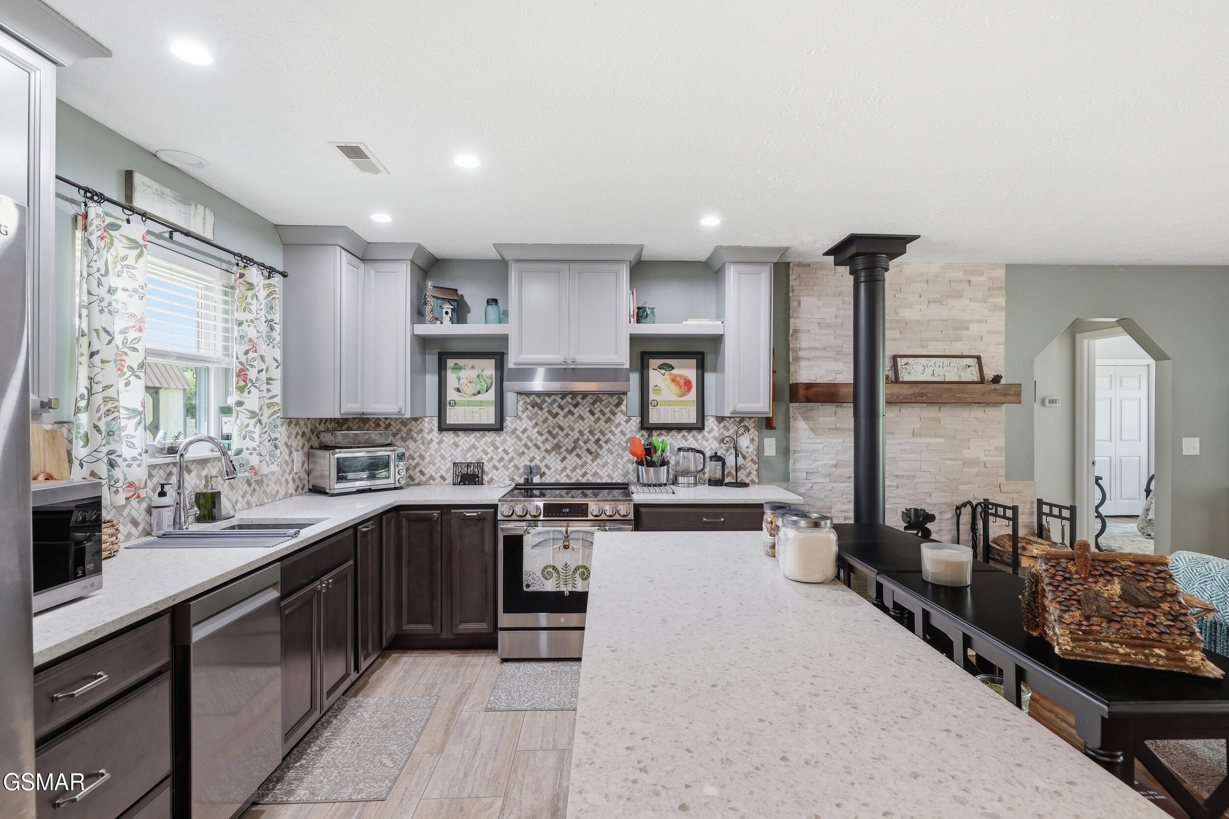 1413 Broadview Circle Sevierville TN 37876
