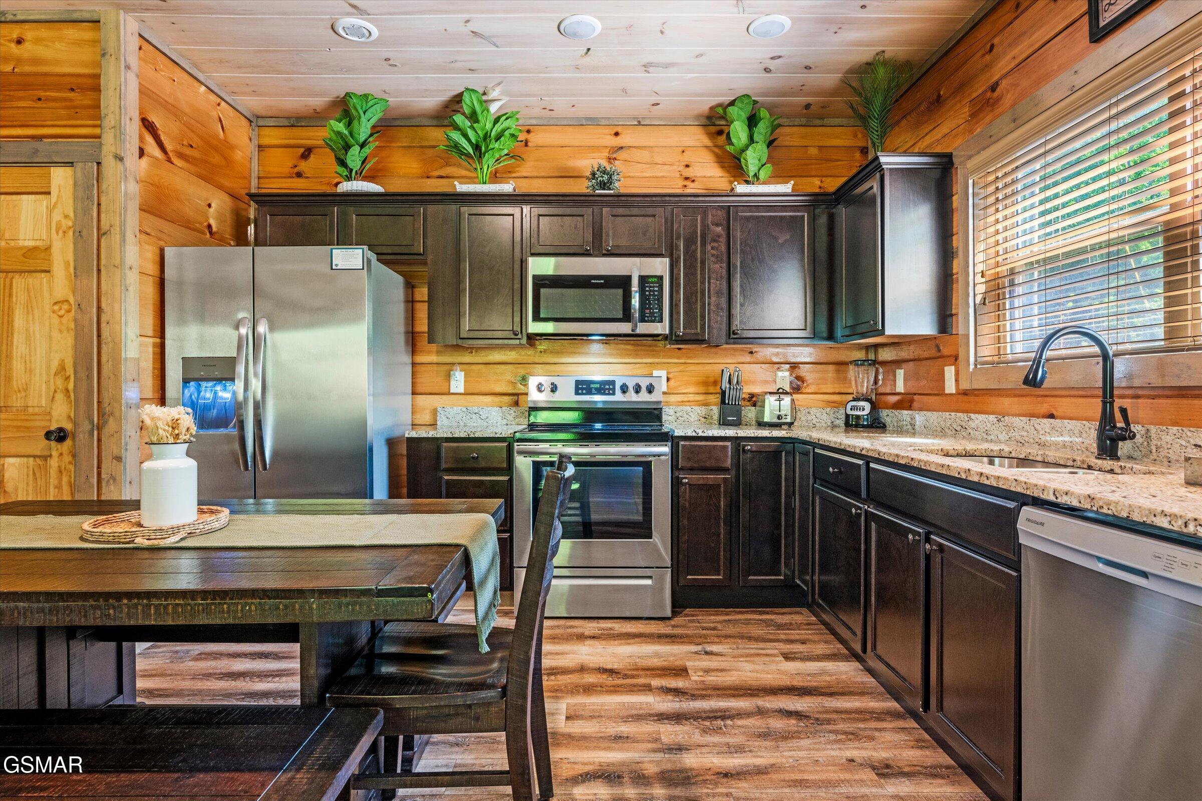 2243 Wingspan Drive Sevierville TN 37876
