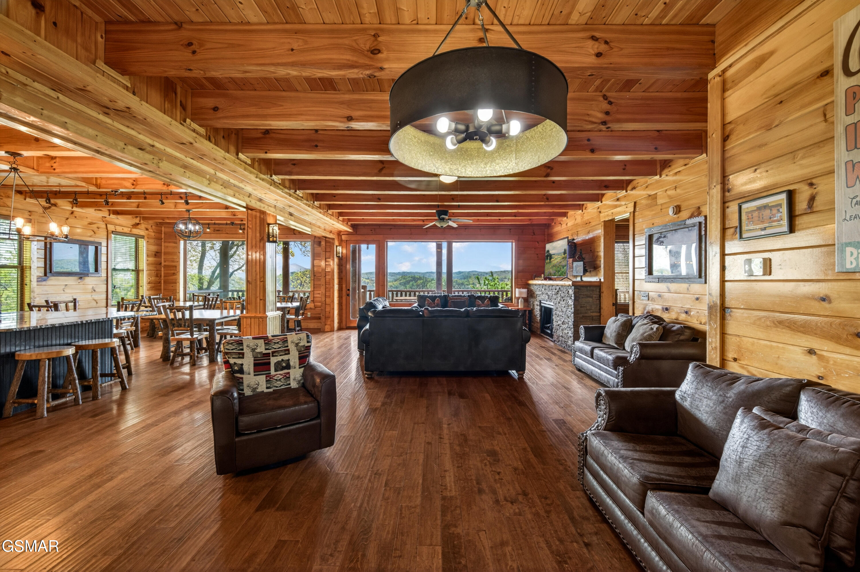 1932 Thistle Thorn Trail Sevierville TN 37876