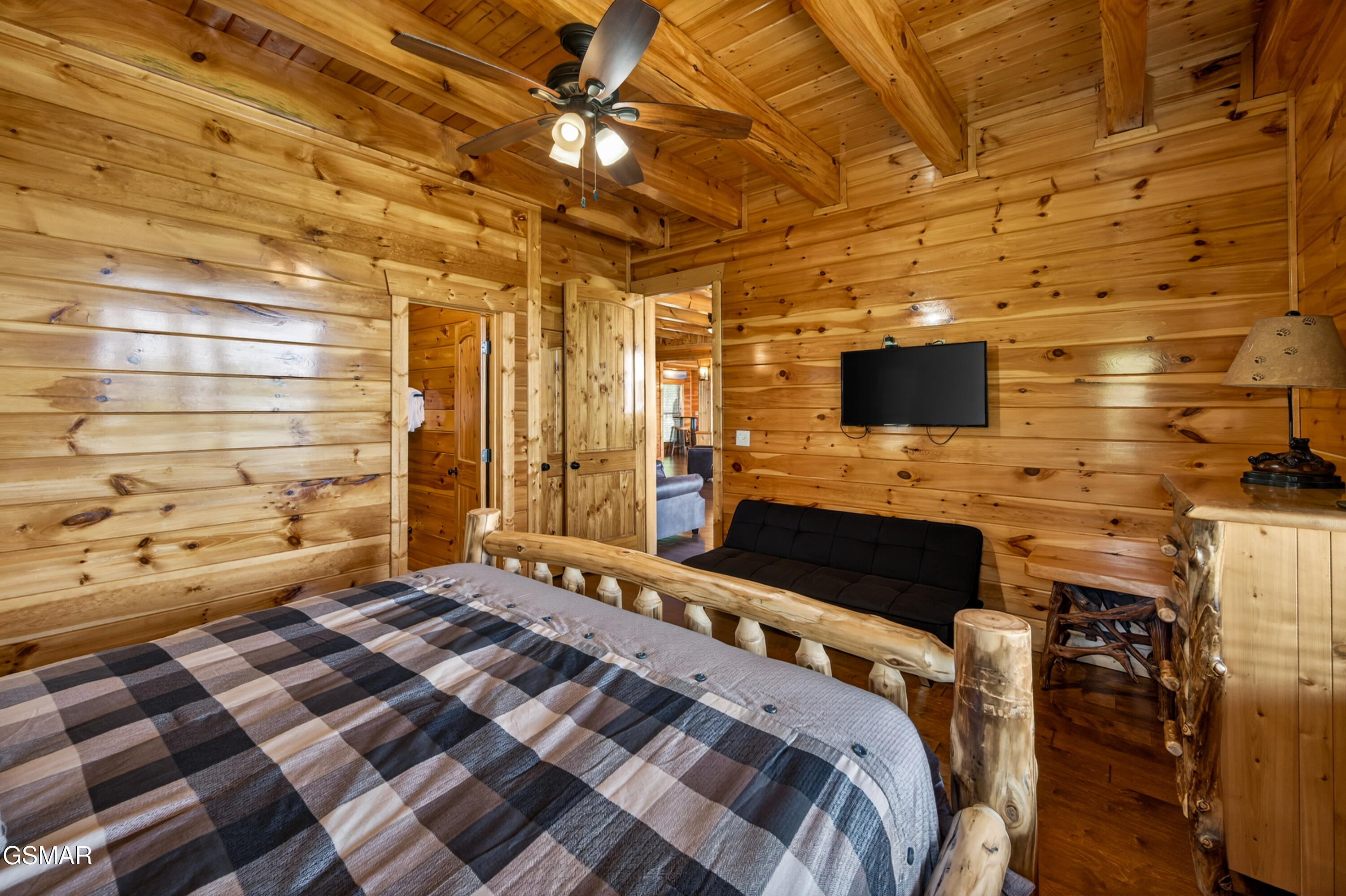 1932 Thistle Thorn Trail Sevierville TN 37876