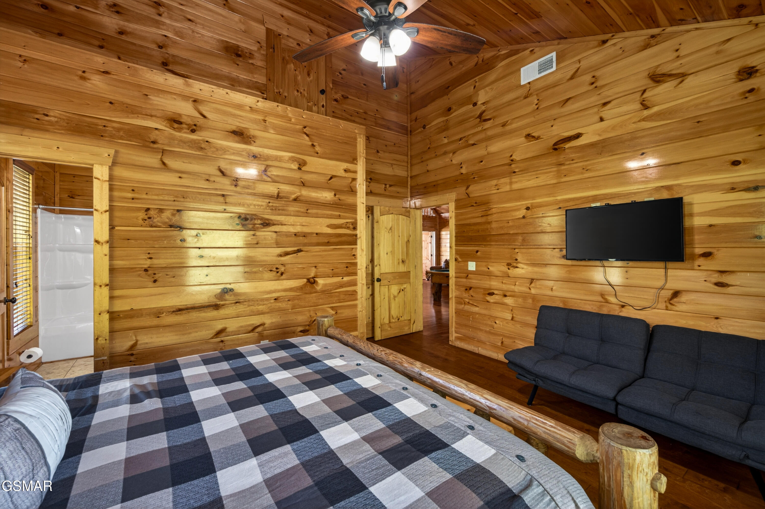 1932 Thistle Thorn Trail Sevierville TN 37876