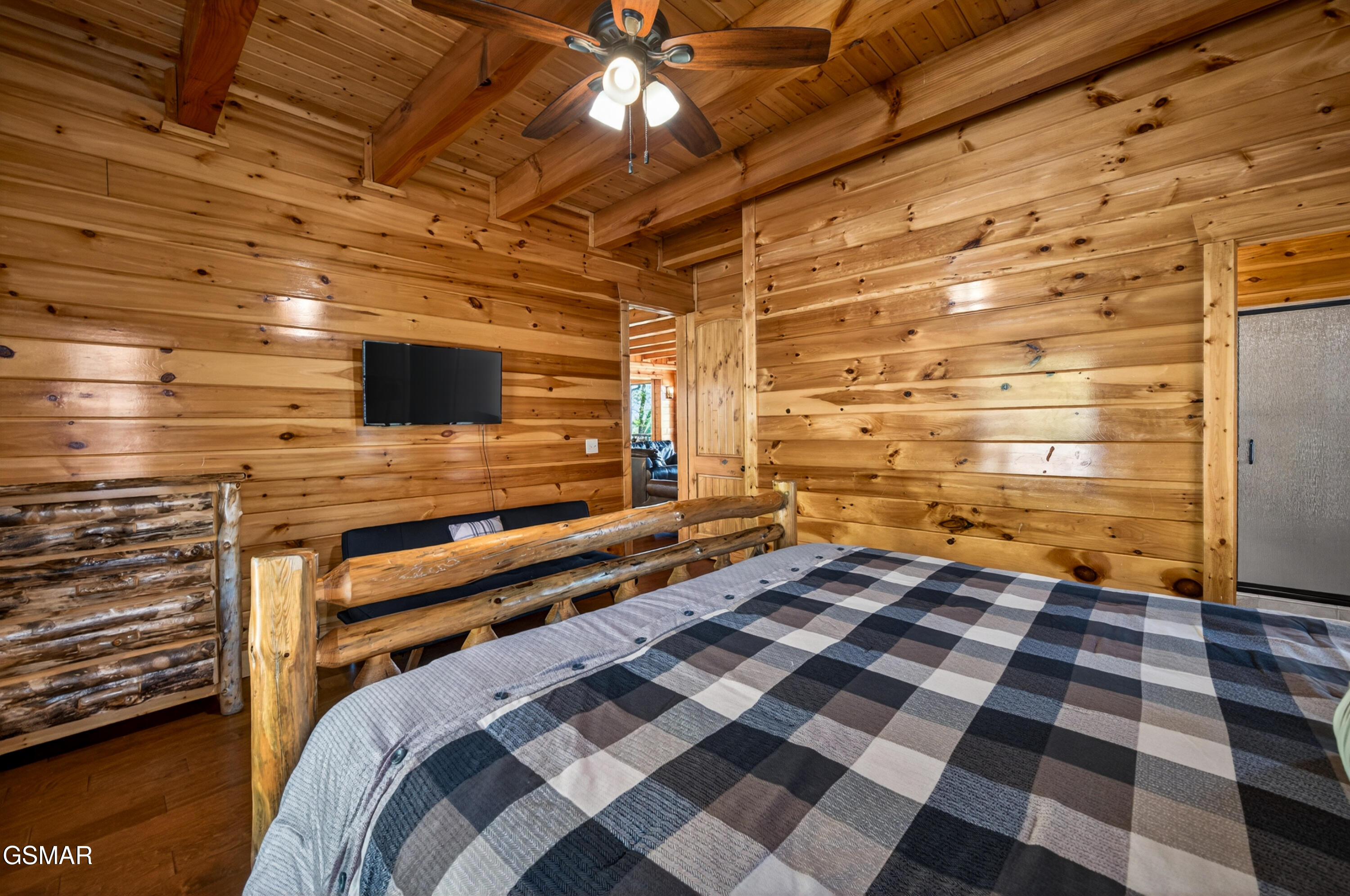 1932 Thistle Thorn Trail Sevierville TN 37876