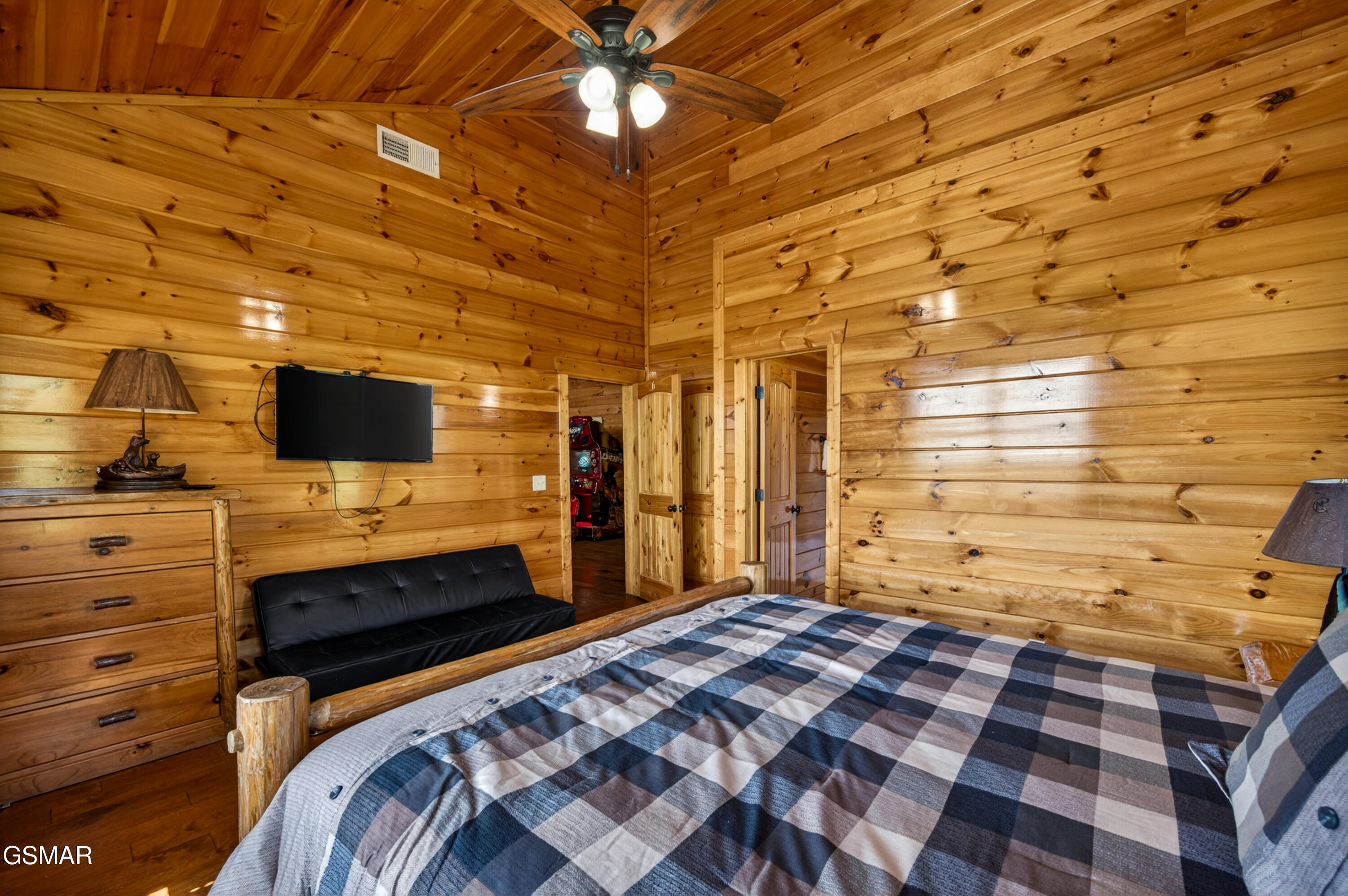 1932 Thistle Thorn Trail Sevierville TN 37876