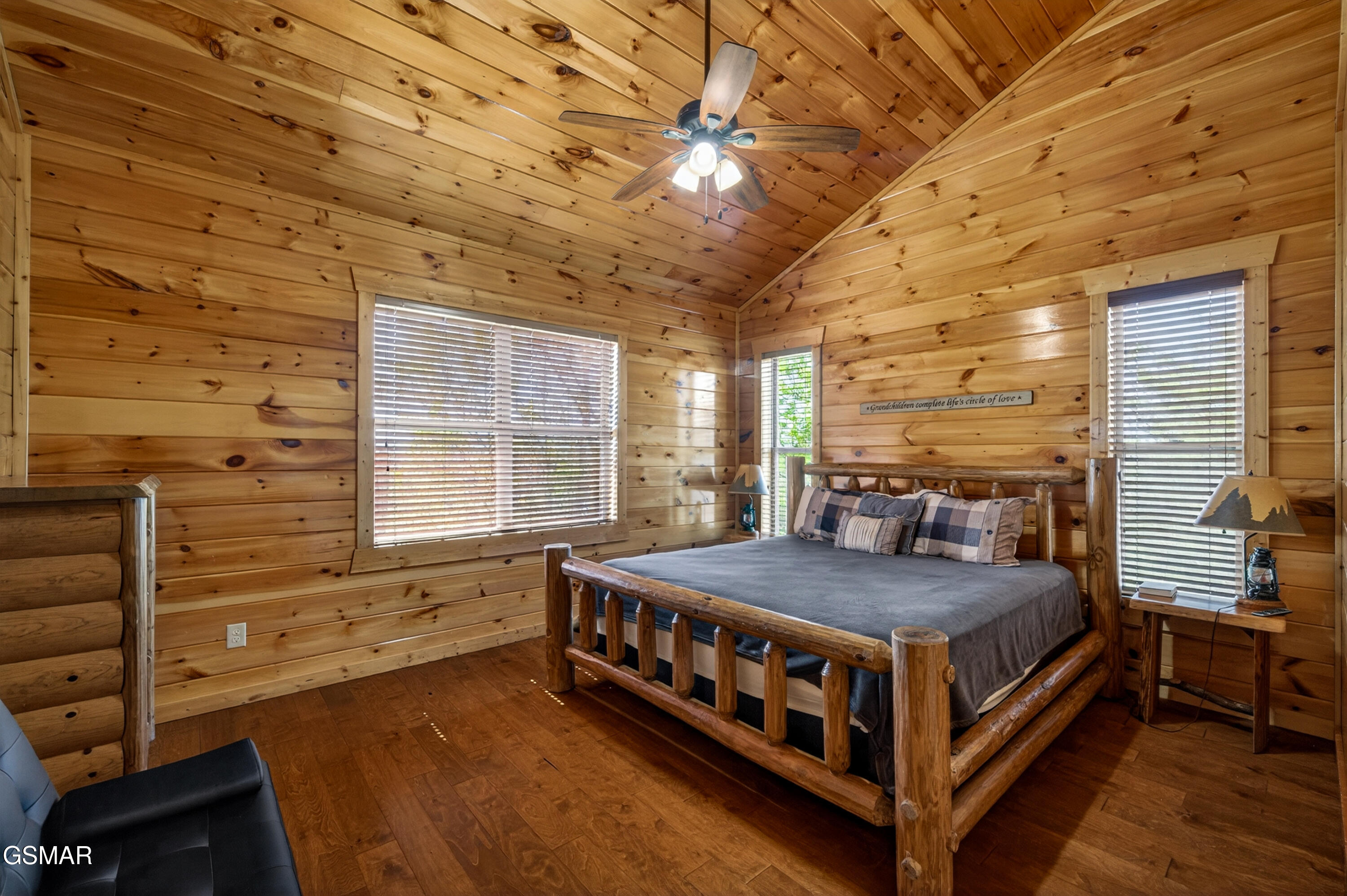 1932 Thistle Thorn Trail Sevierville TN 37876