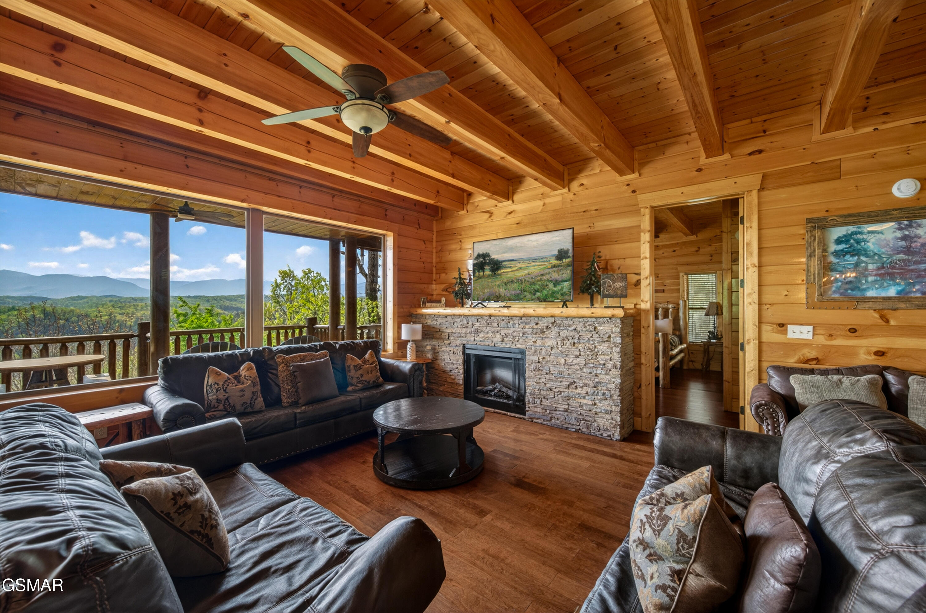 1932 Thistle Thorn Trail Sevierville TN 37876