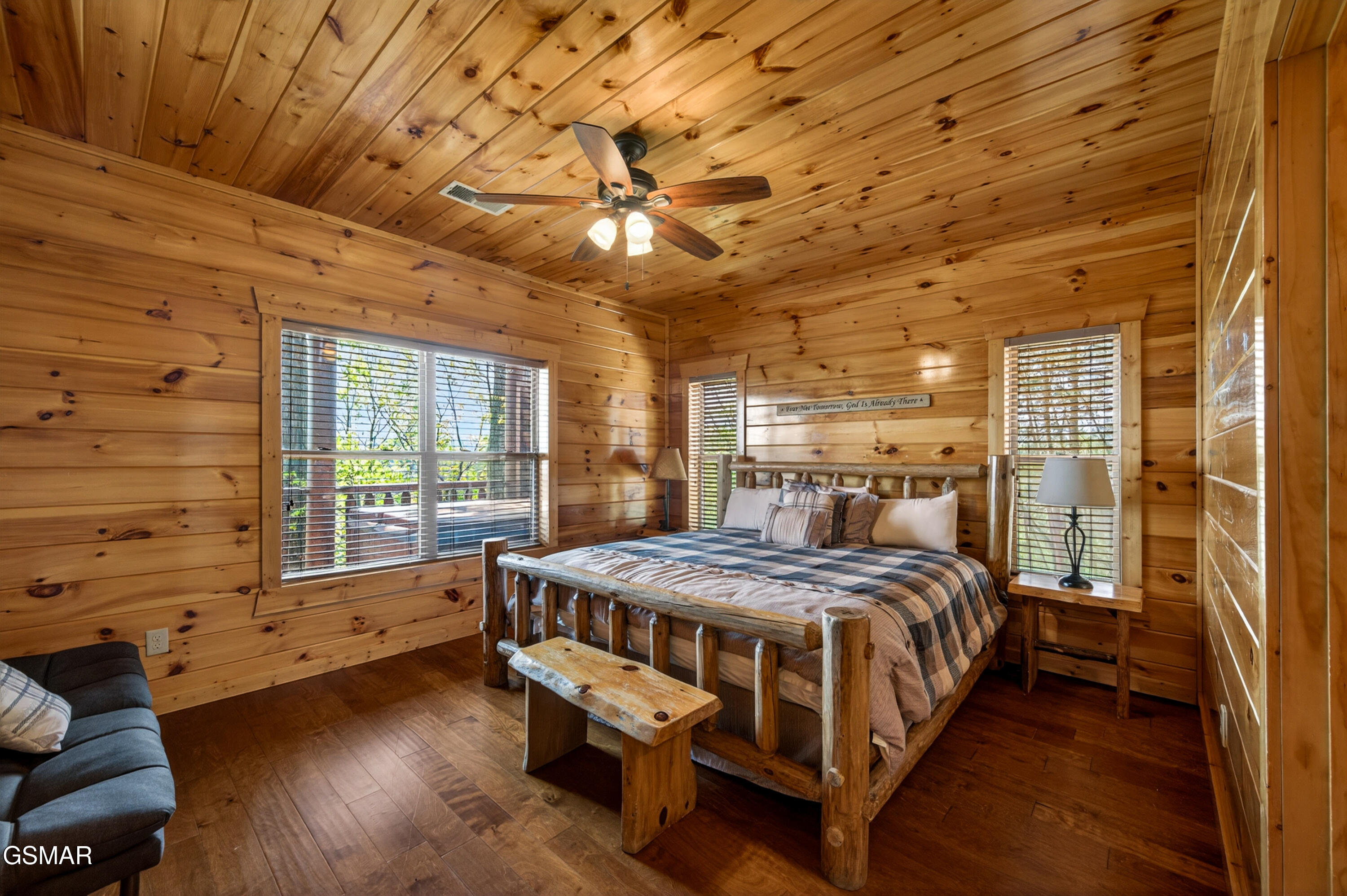 1932 Thistle Thorn Trail Sevierville TN 37876