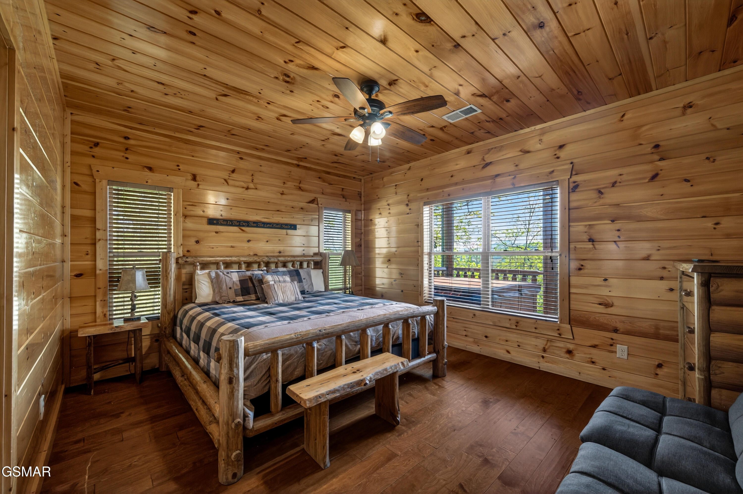 1932 Thistle Thorn Trail Sevierville TN 37876
