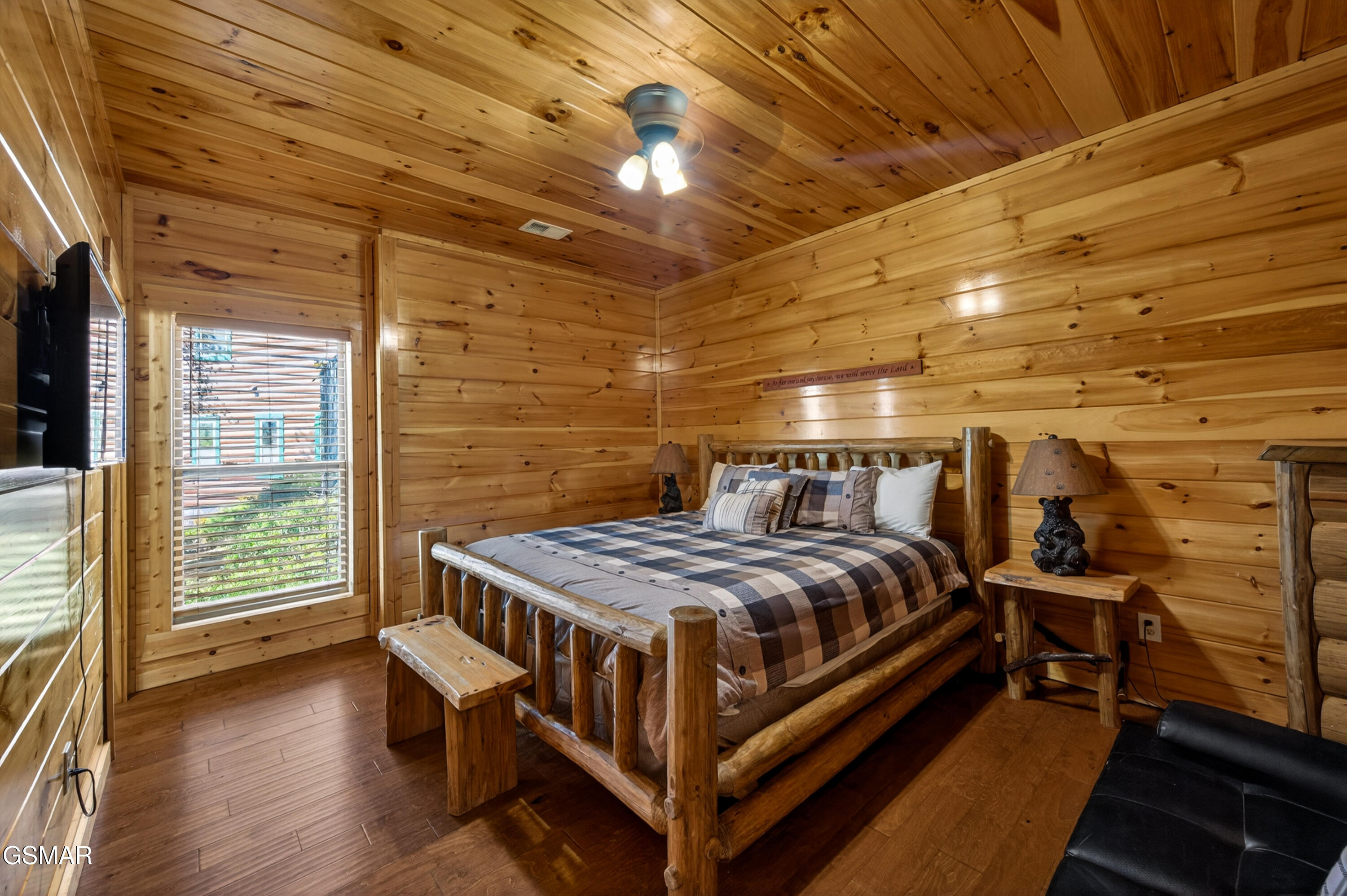 1932 Thistle Thorn Trail Sevierville TN 37876