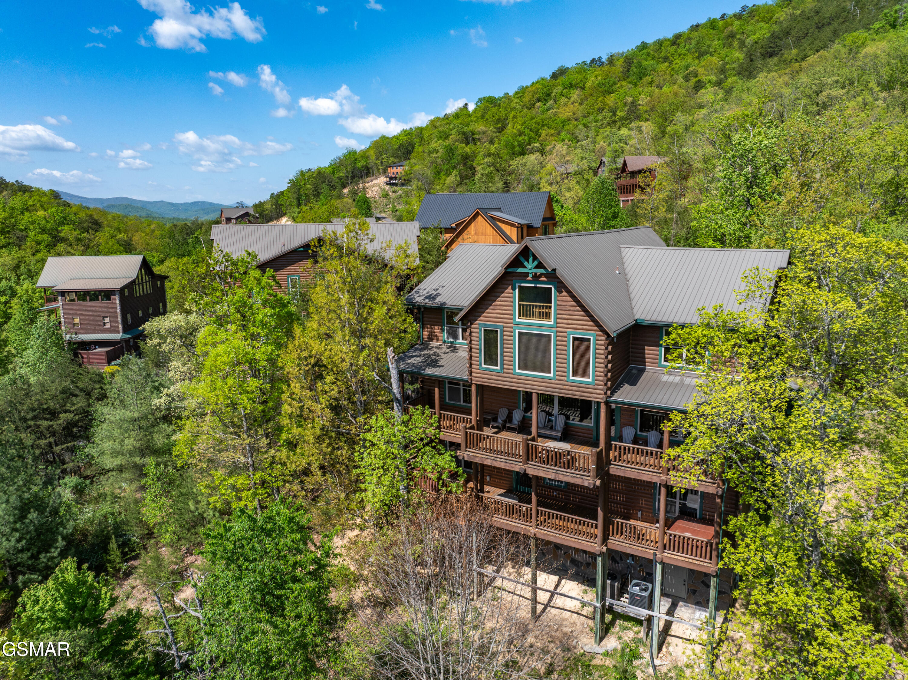 1932 Thistle Thorn Trail Sevierville TN 37876