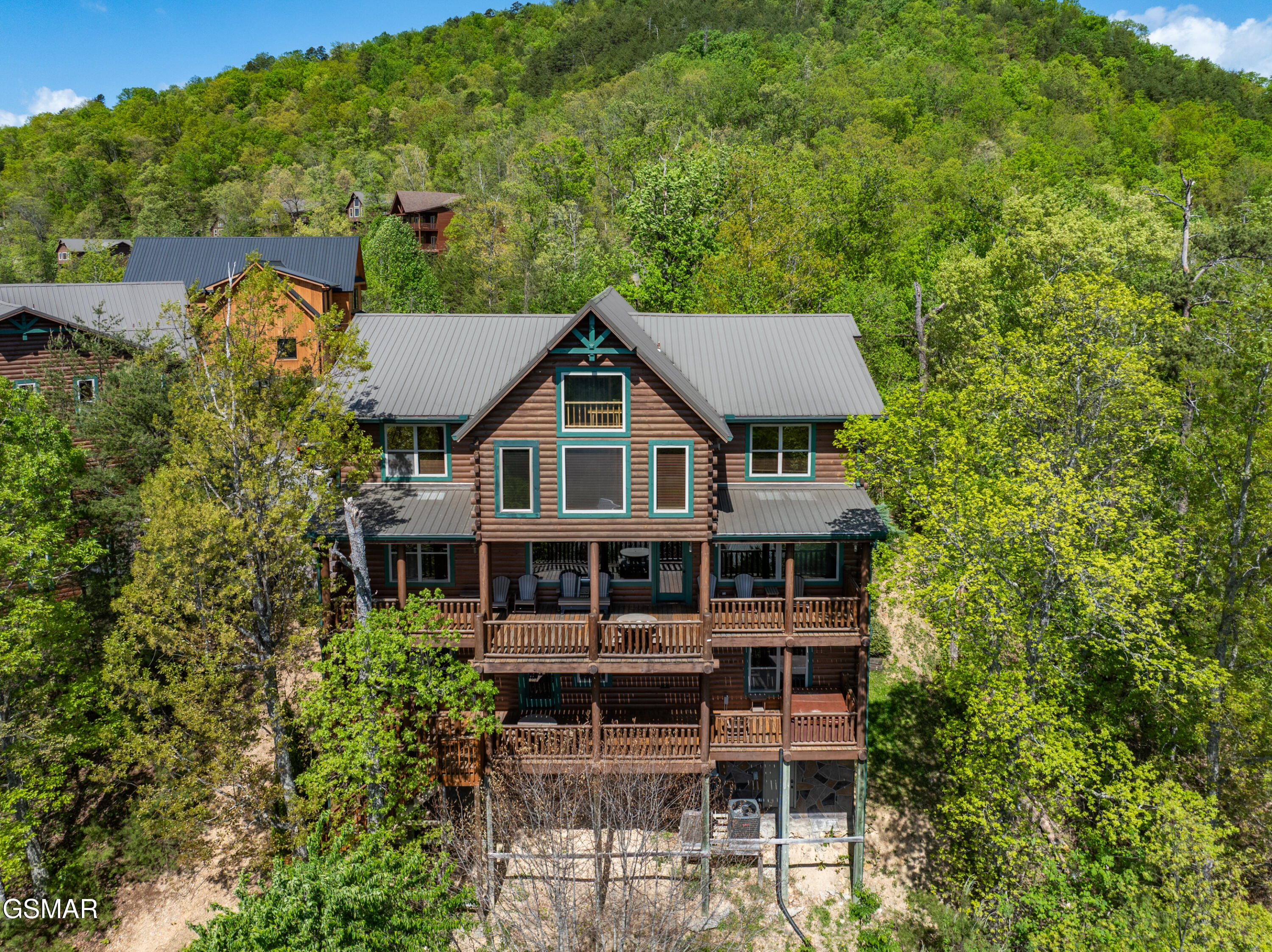 1932 Thistle Thorn Trail Sevierville TN 37876