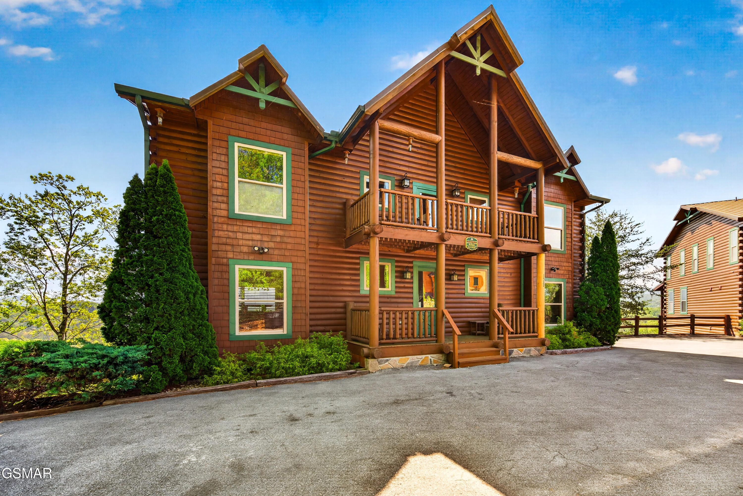 1932 Thistle Thorn Trail Sevierville TN 37876