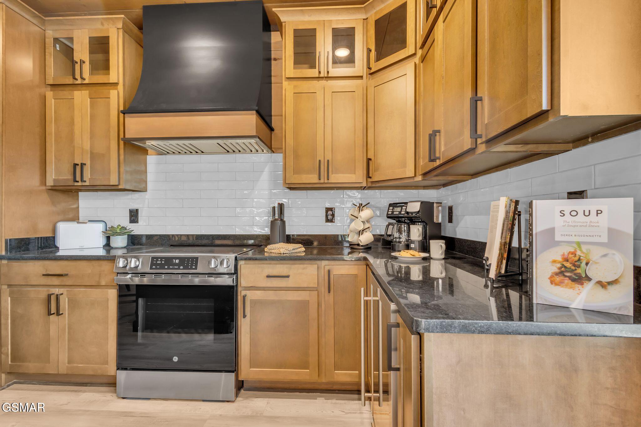 1724 Knotty Log Way Sevierville TN 37862