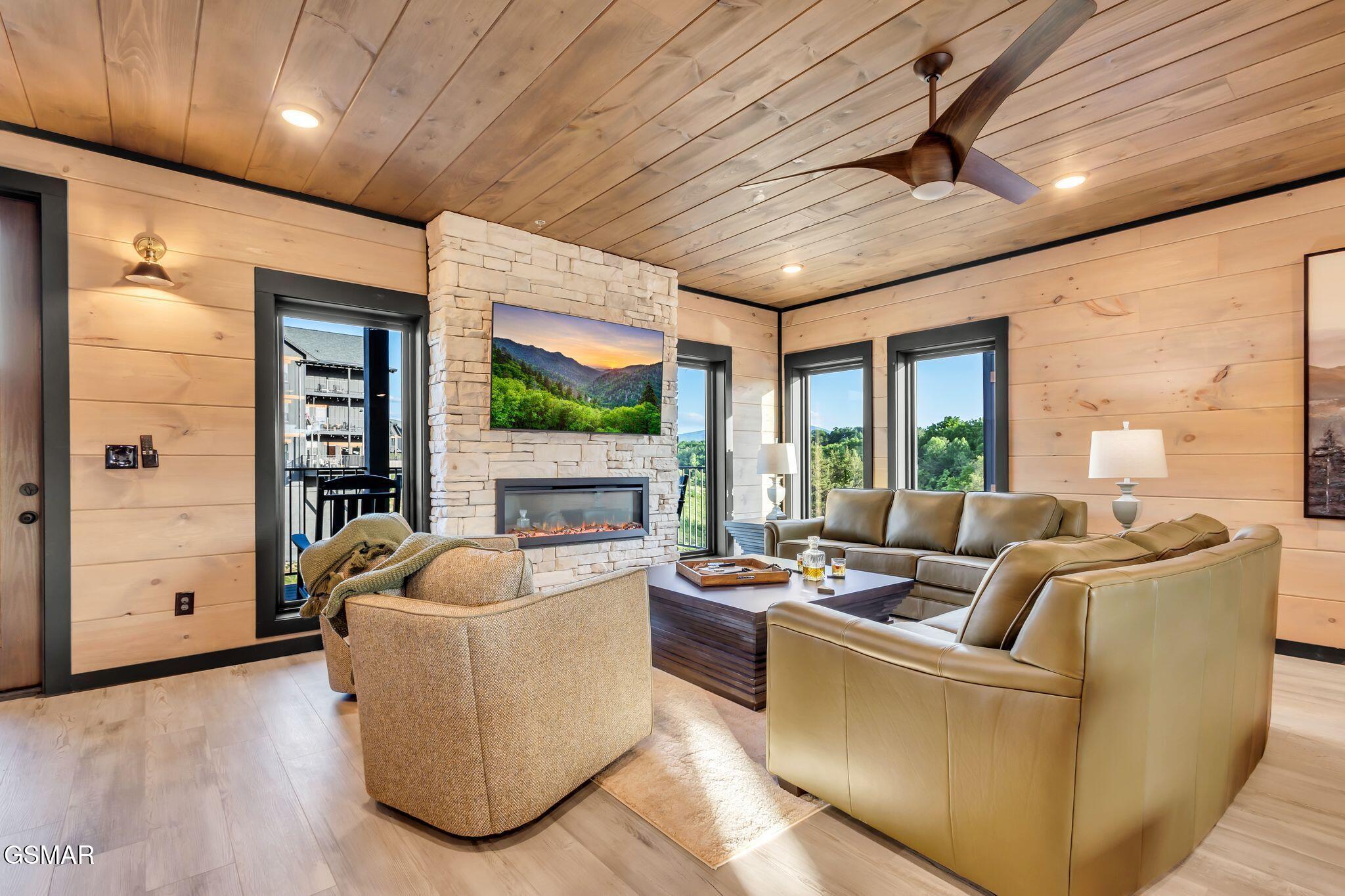 1724 Knotty Log Way Sevierville TN 37862