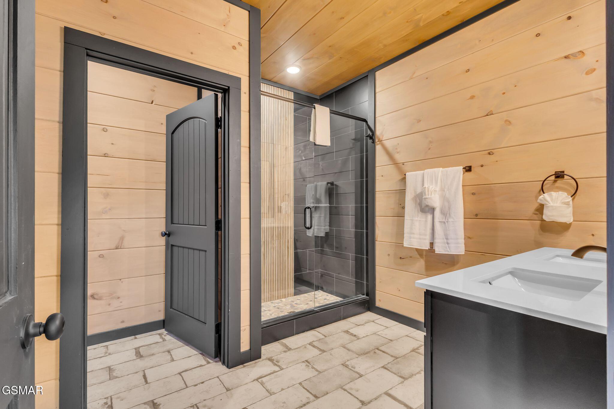 1724 Knotty Log Way Sevierville TN 37862