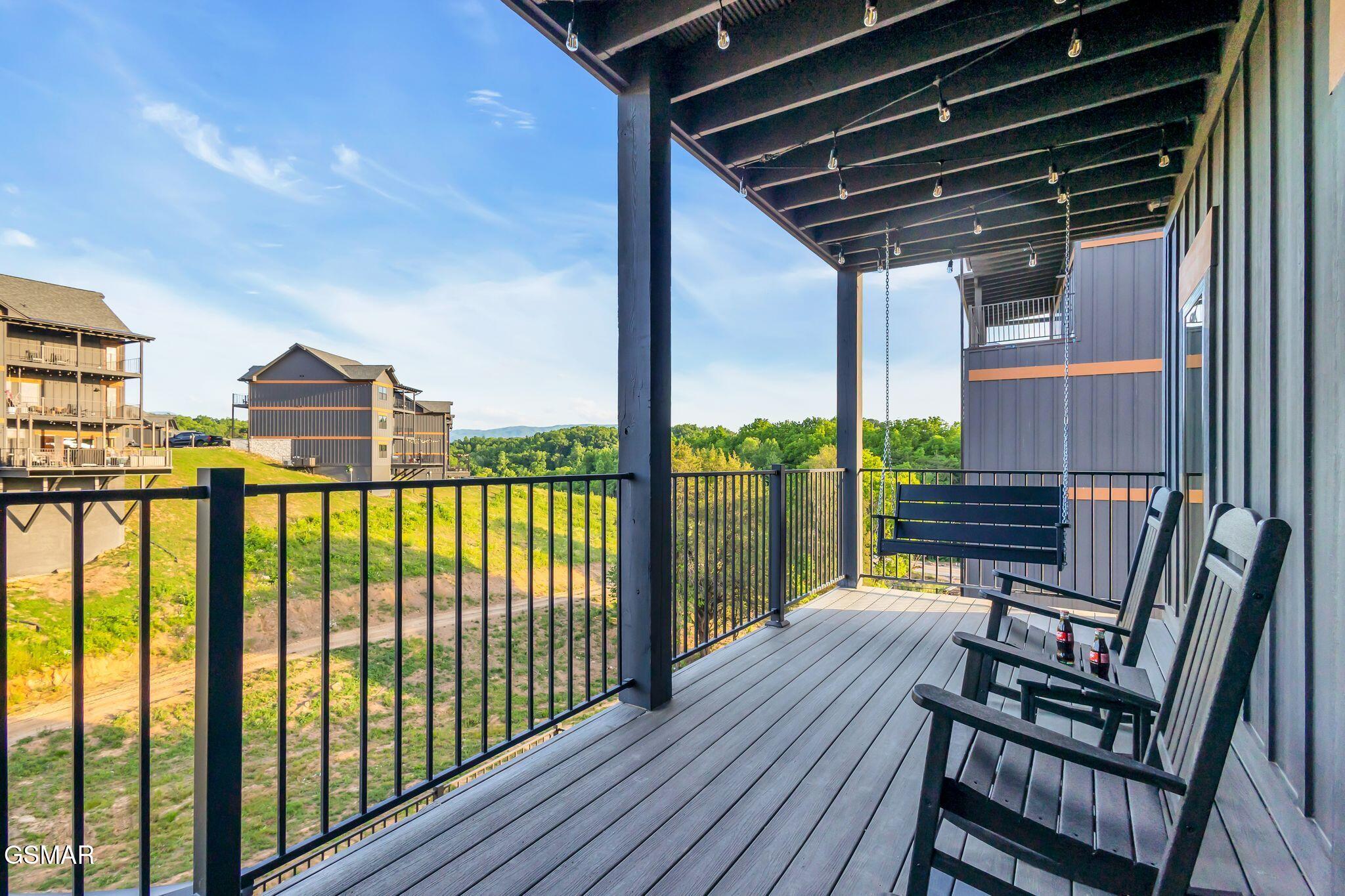 1724 Knotty Log Way Sevierville TN 37862
