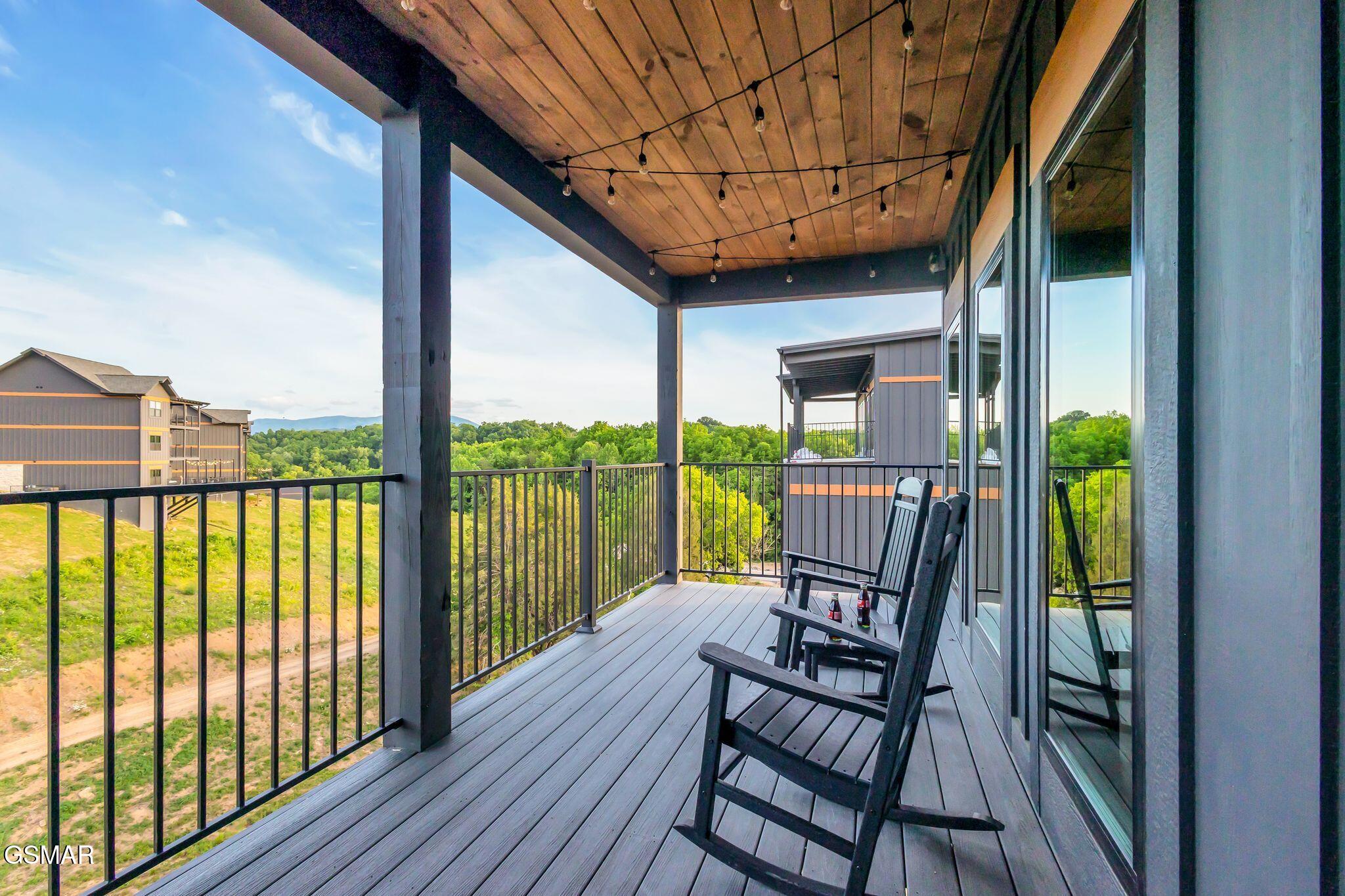 1724 Knotty Log Way Sevierville TN 37862