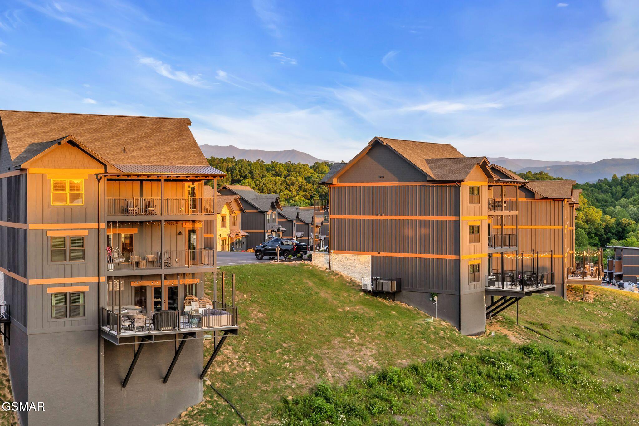 1724 Knotty Log Way Sevierville TN 37862