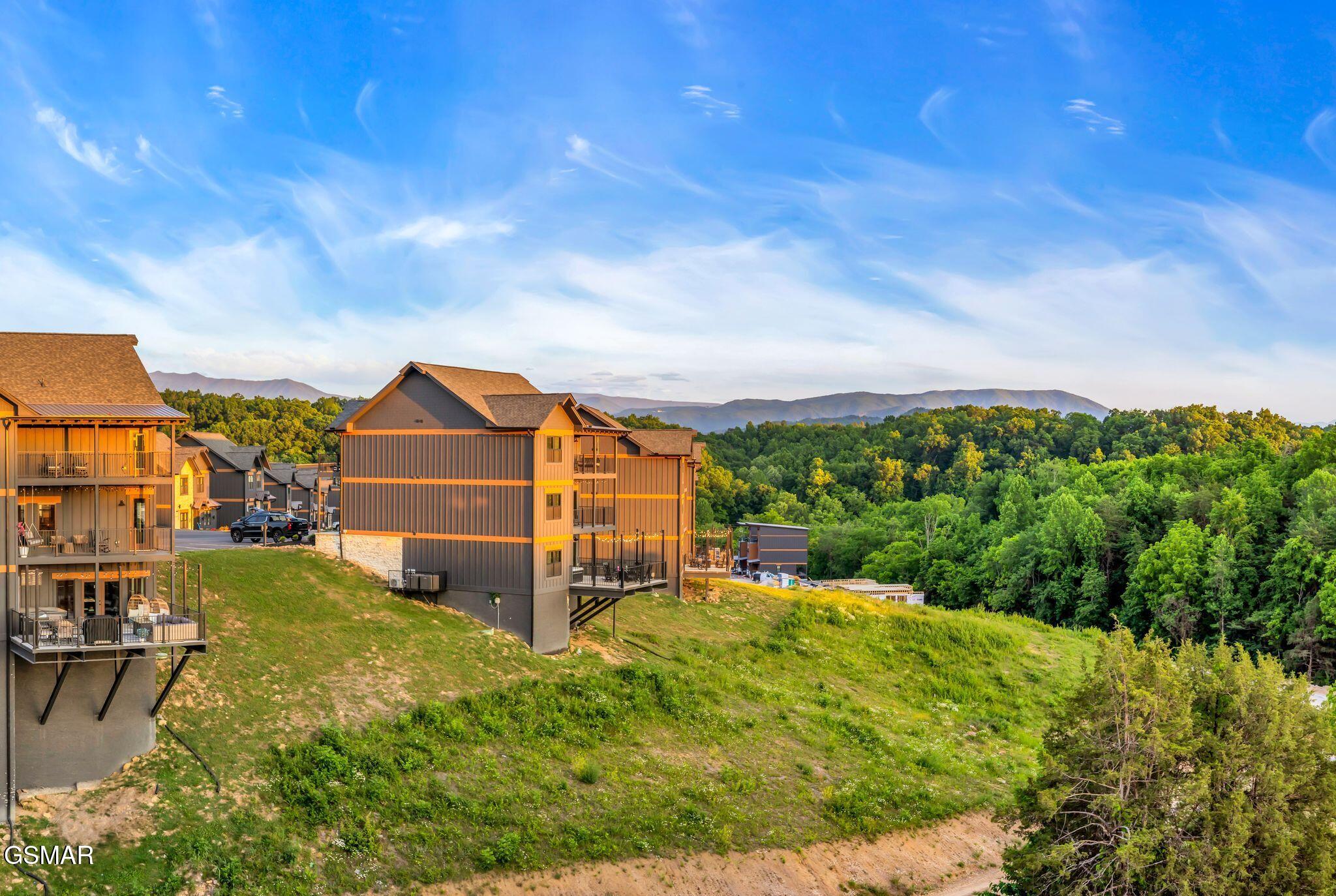 1724 Knotty Log Way Sevierville TN 37862